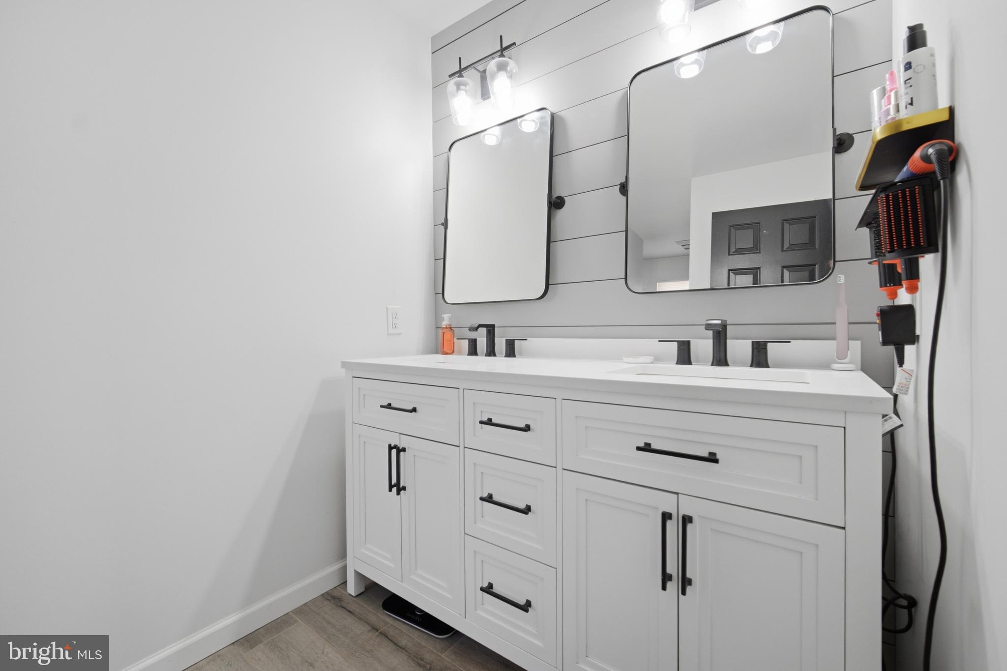 MAGNOLIA HILL - Residential