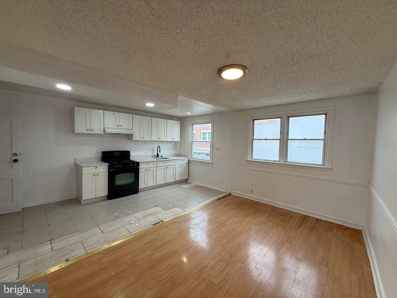 1243 HELLERMAN STREET