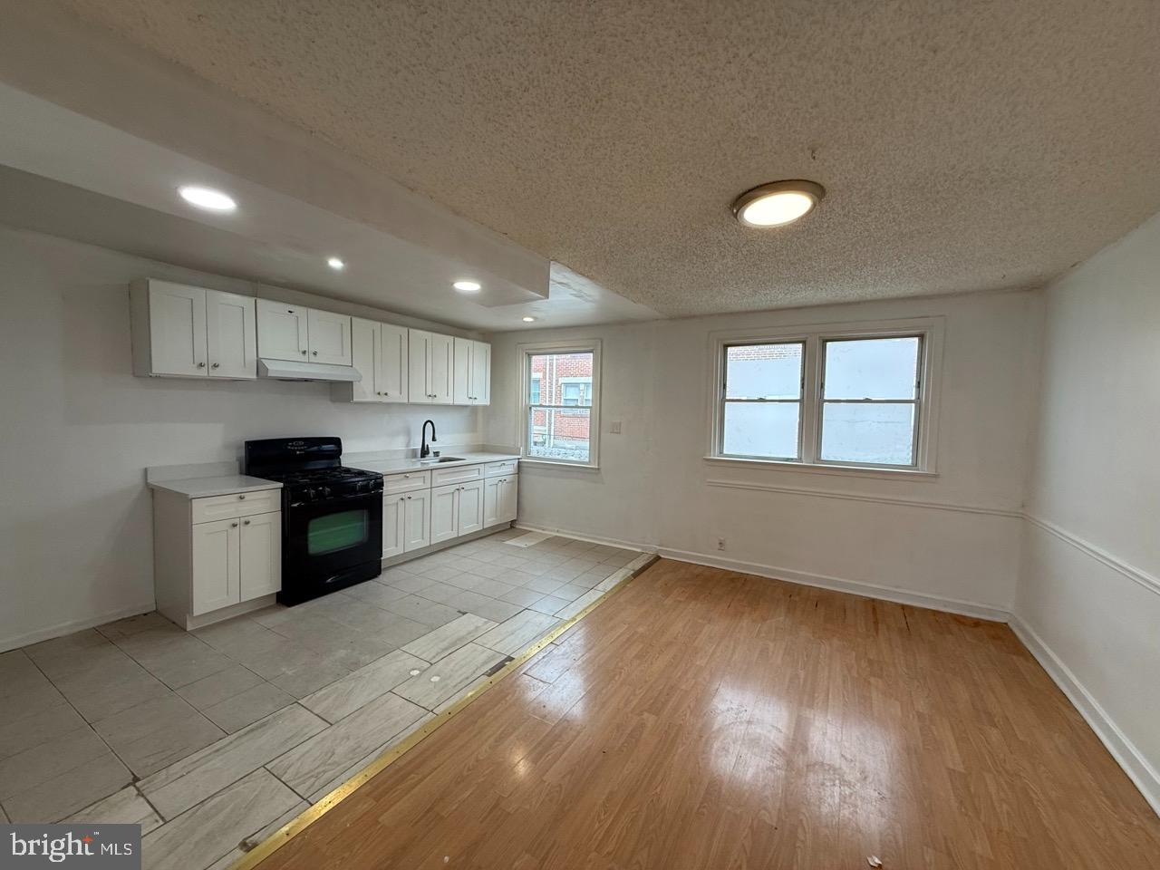 1243 HELLERMAN STREET