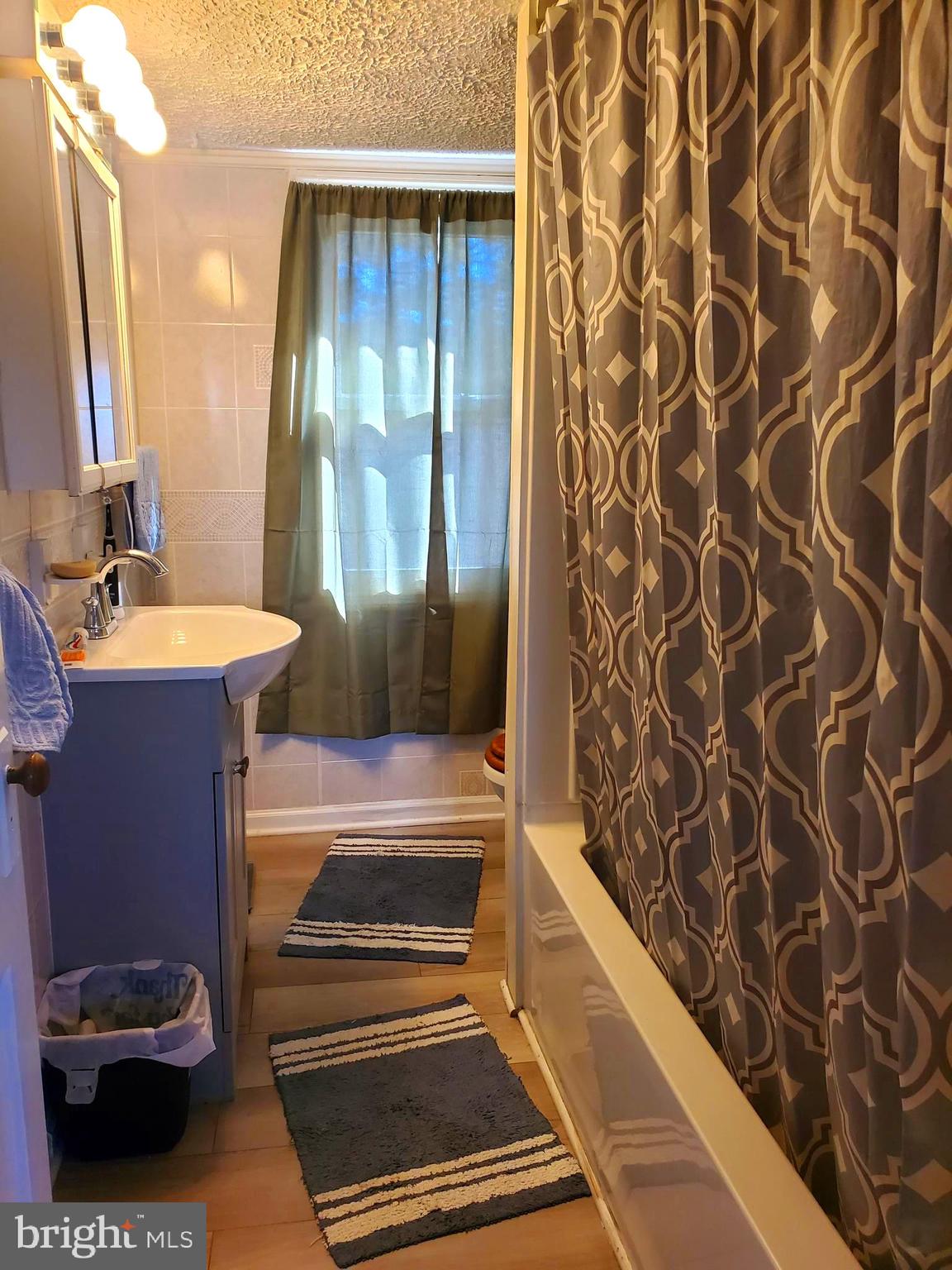 SUNSET BEACH - Residential Lease