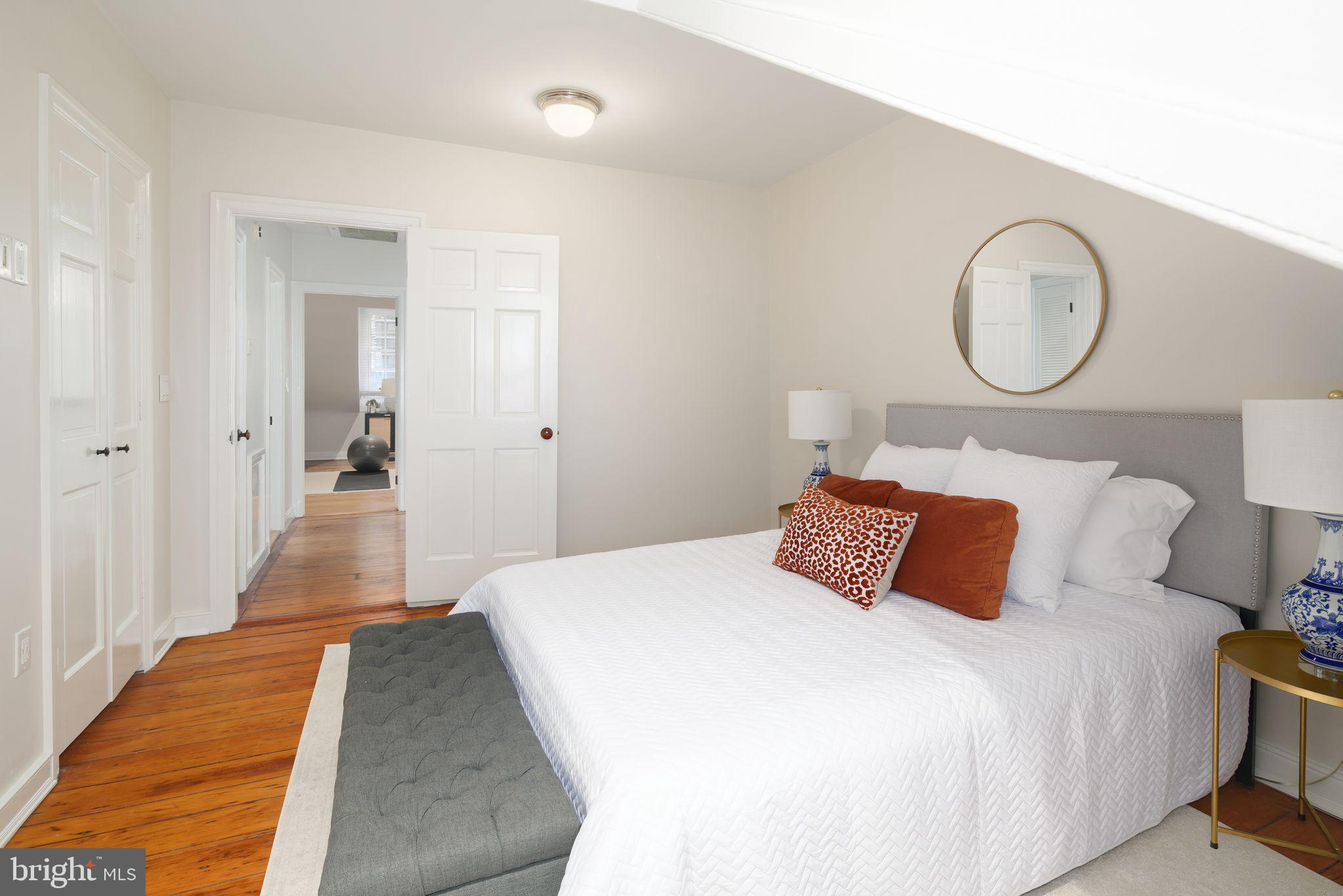 SOCIETY HILL - Residential