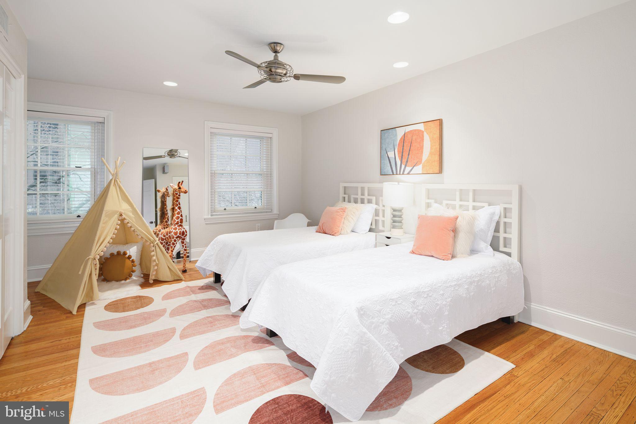 SOCIETY HILL - Residential