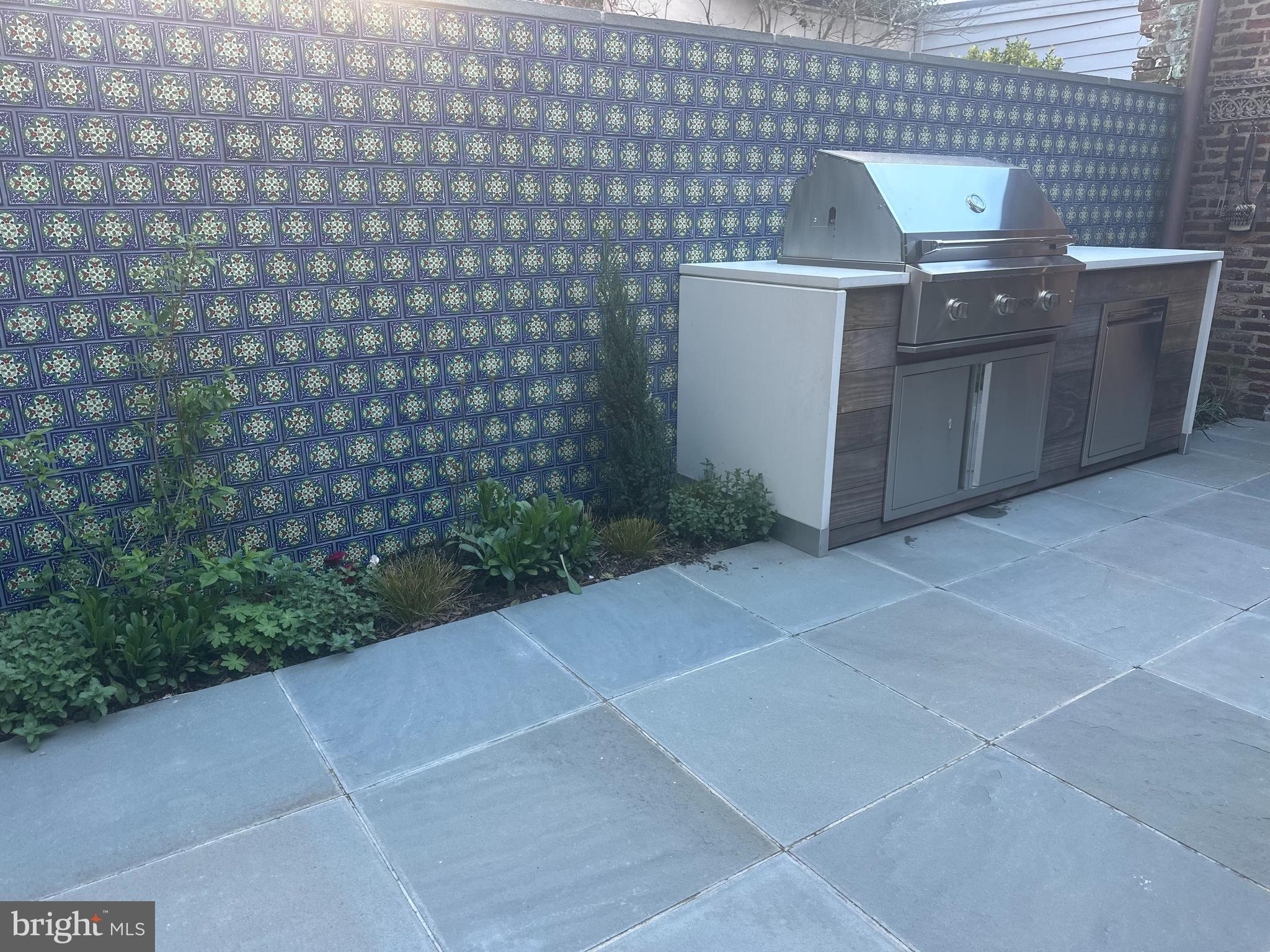 SOCIETY HILL - Residential