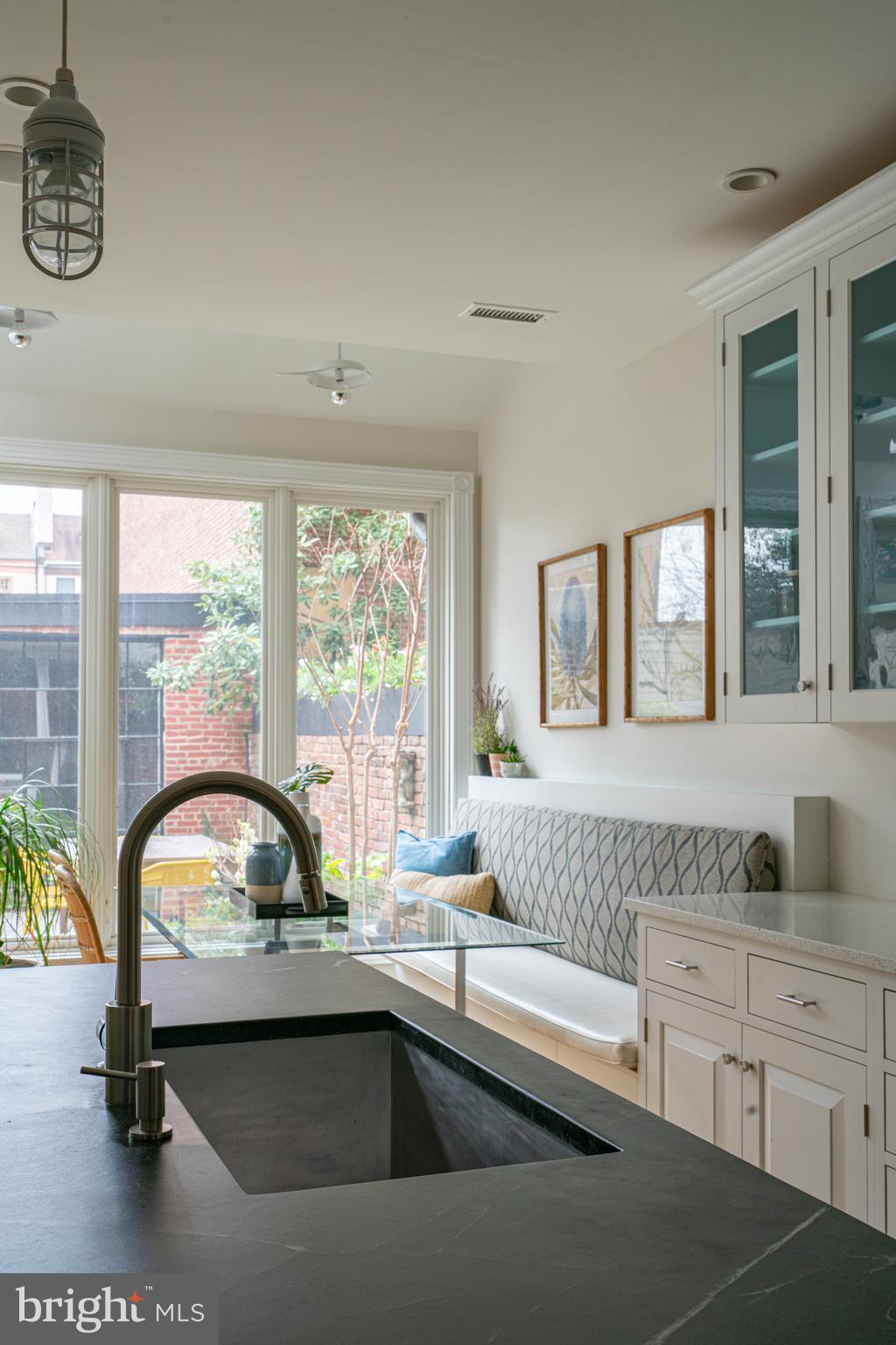 SOCIETY HILL - Residential