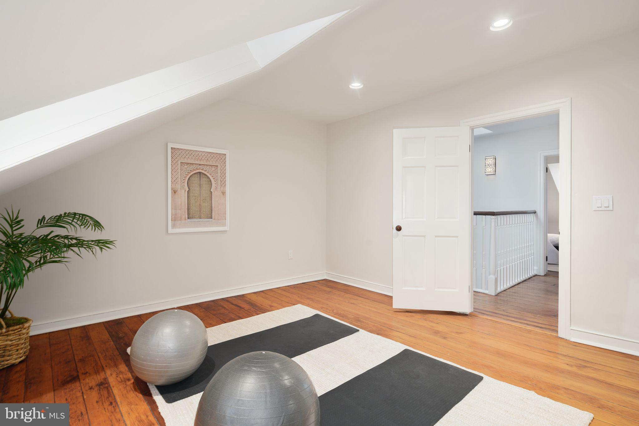 SOCIETY HILL - Residential