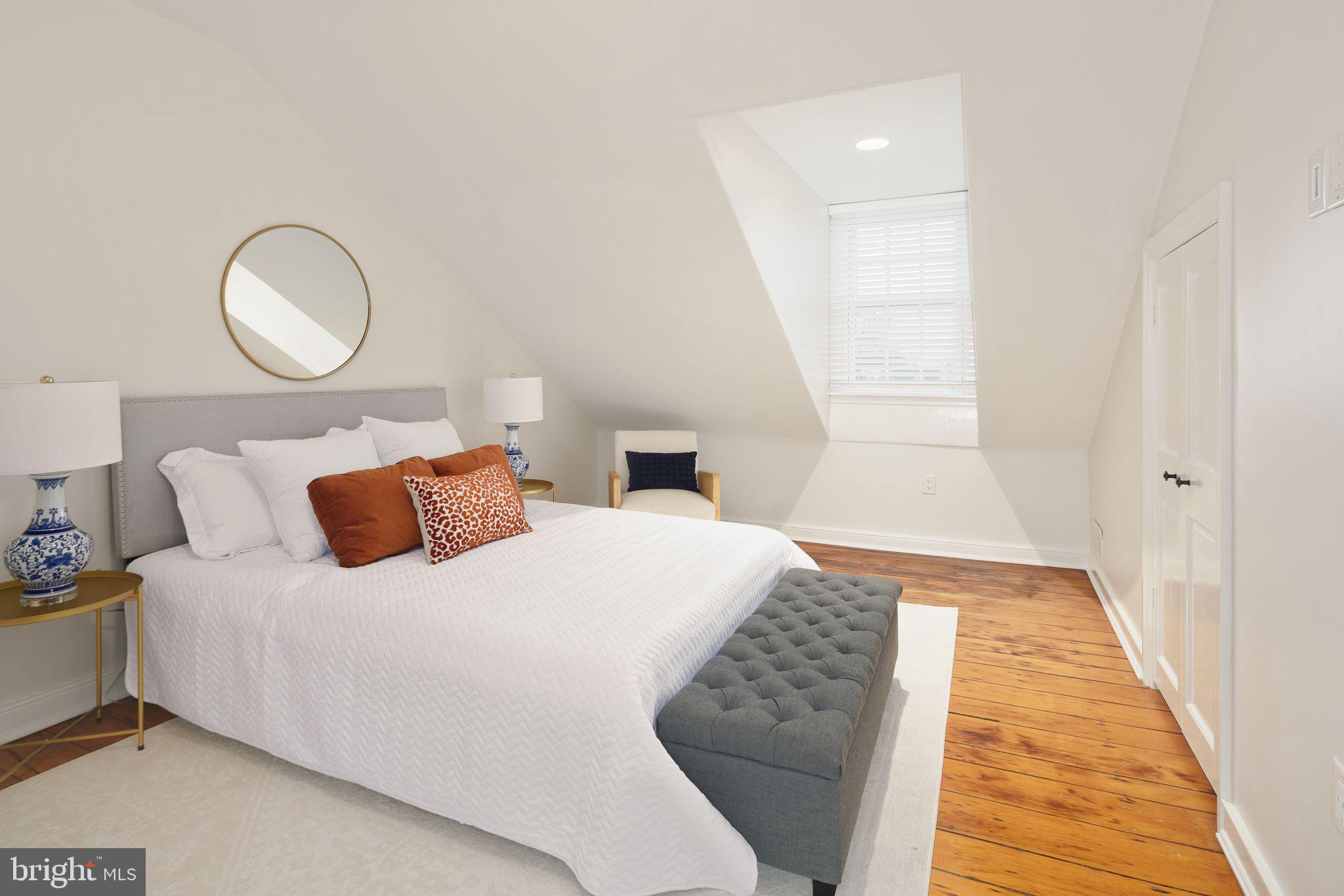 SOCIETY HILL - Residential