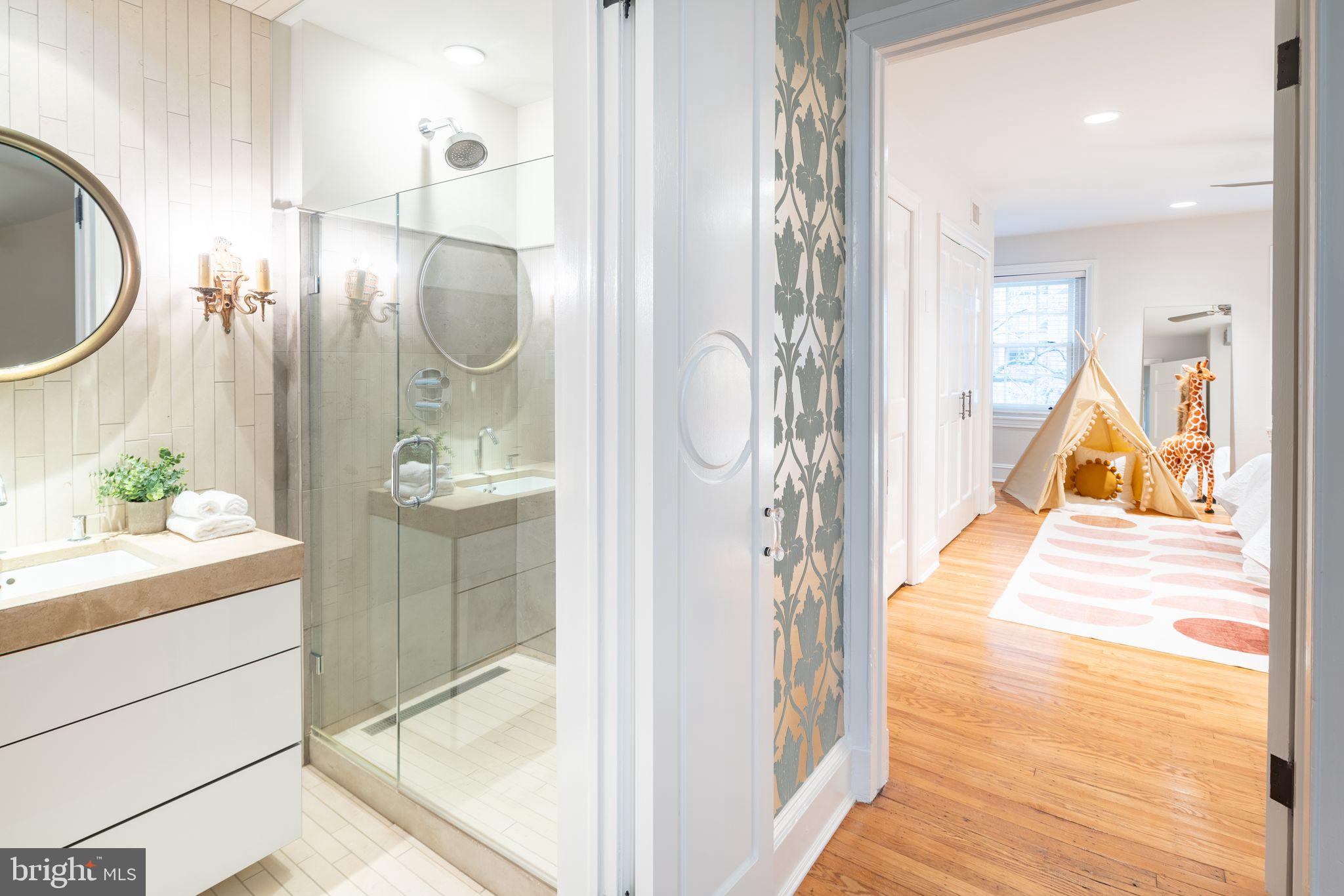 SOCIETY HILL - Residential