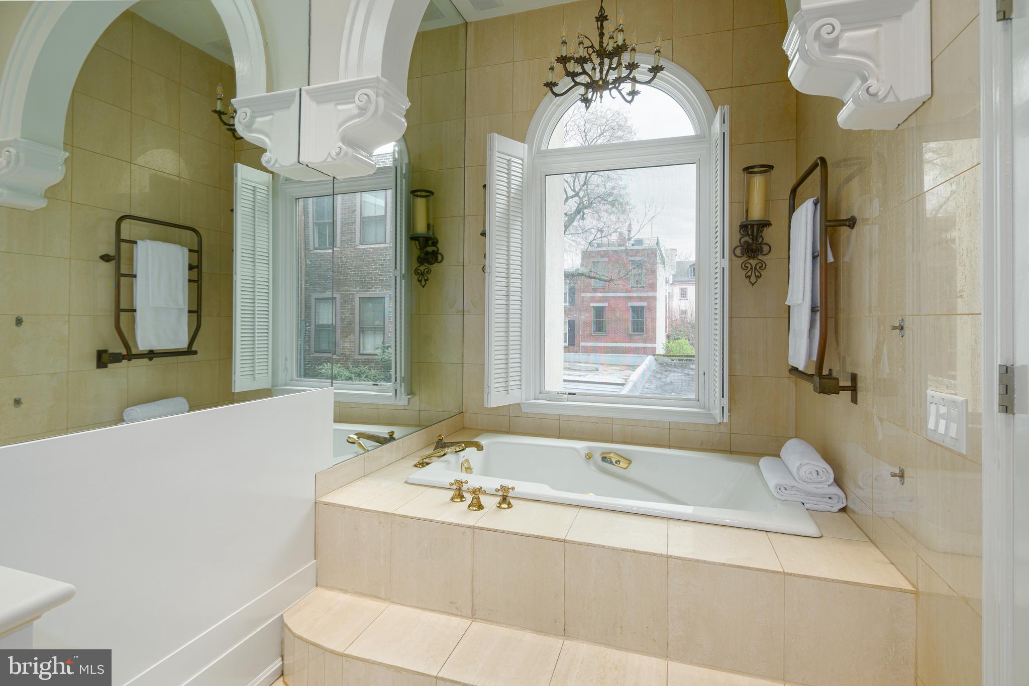 SOCIETY HILL - Residential