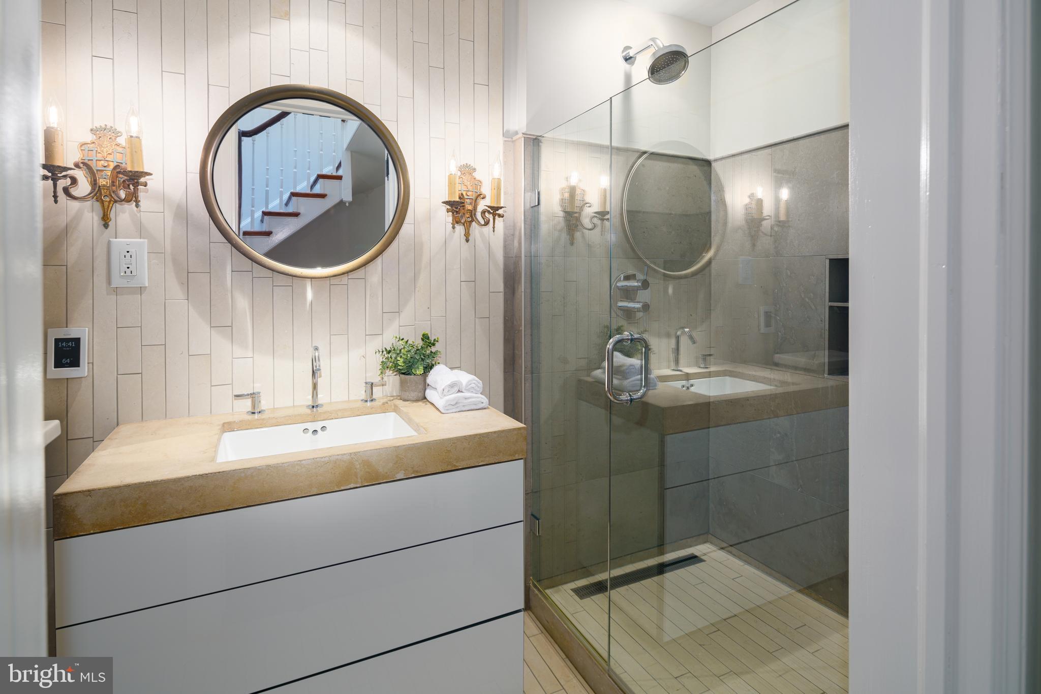 SOCIETY HILL - Residential