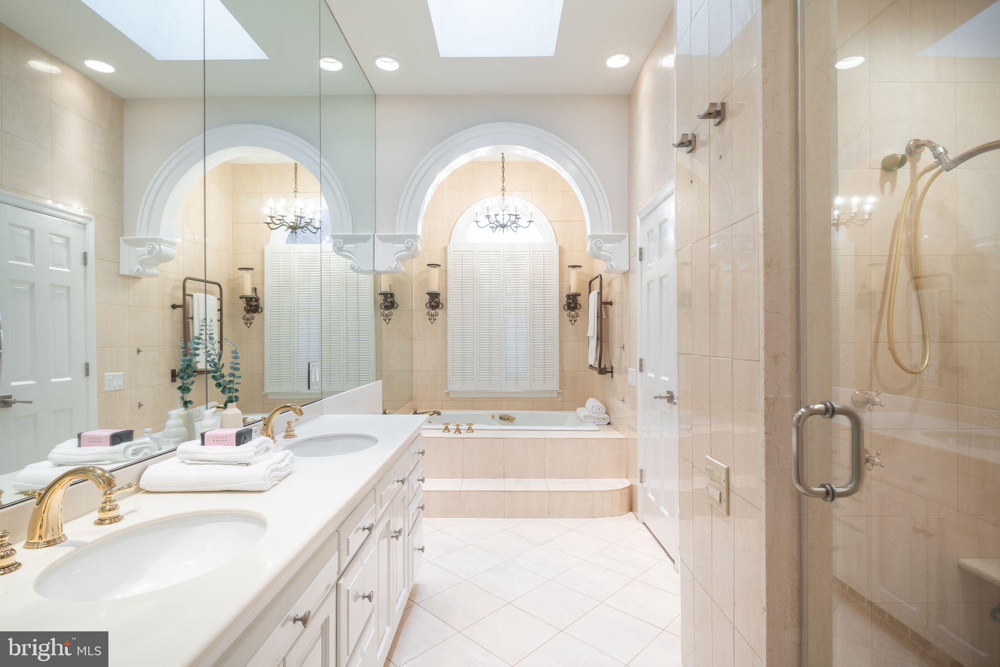 SOCIETY HILL - Residential