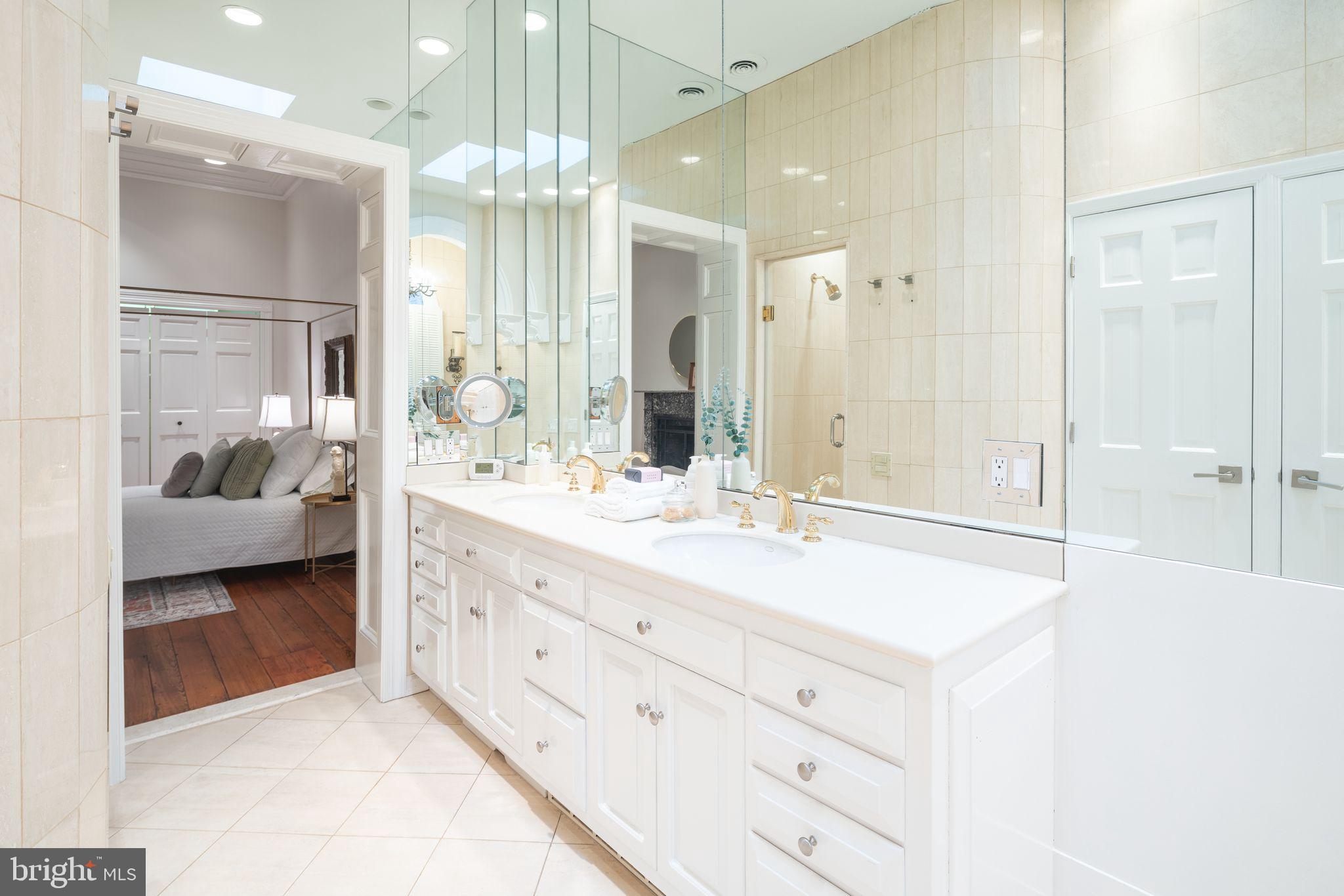 SOCIETY HILL - Residential