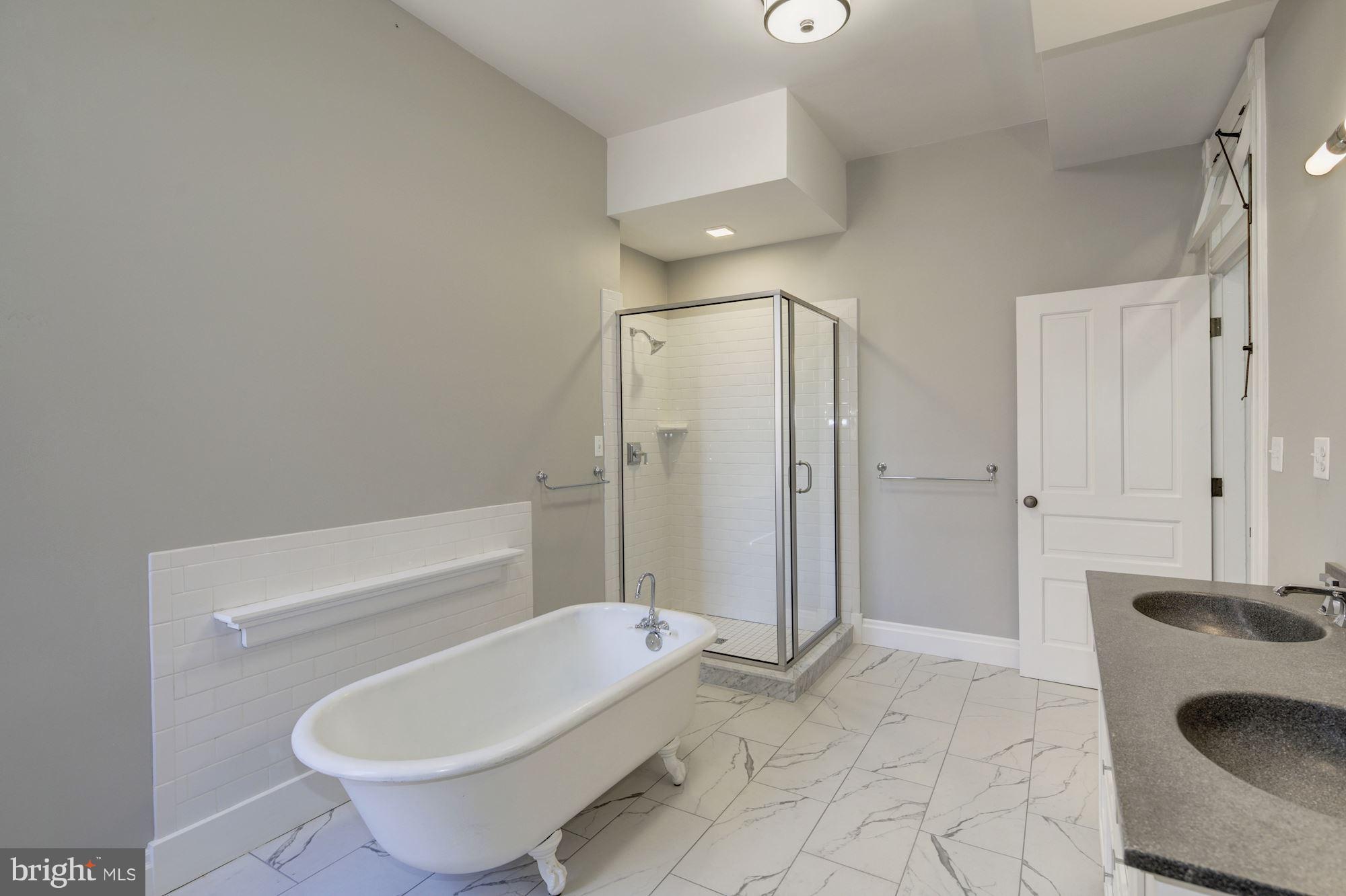 MOUNT VERNON PLACE HISTORIC DISTRICT - Residential Lease