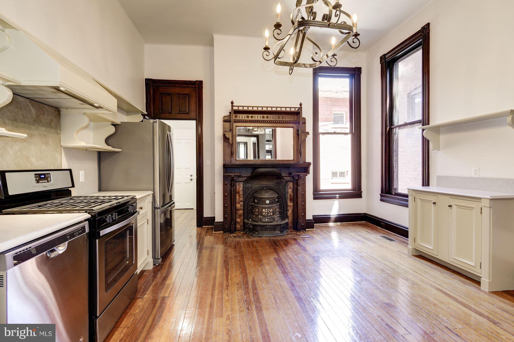 MOUNT VERNON PLACE HISTORIC DISTRICT - Residential Lease