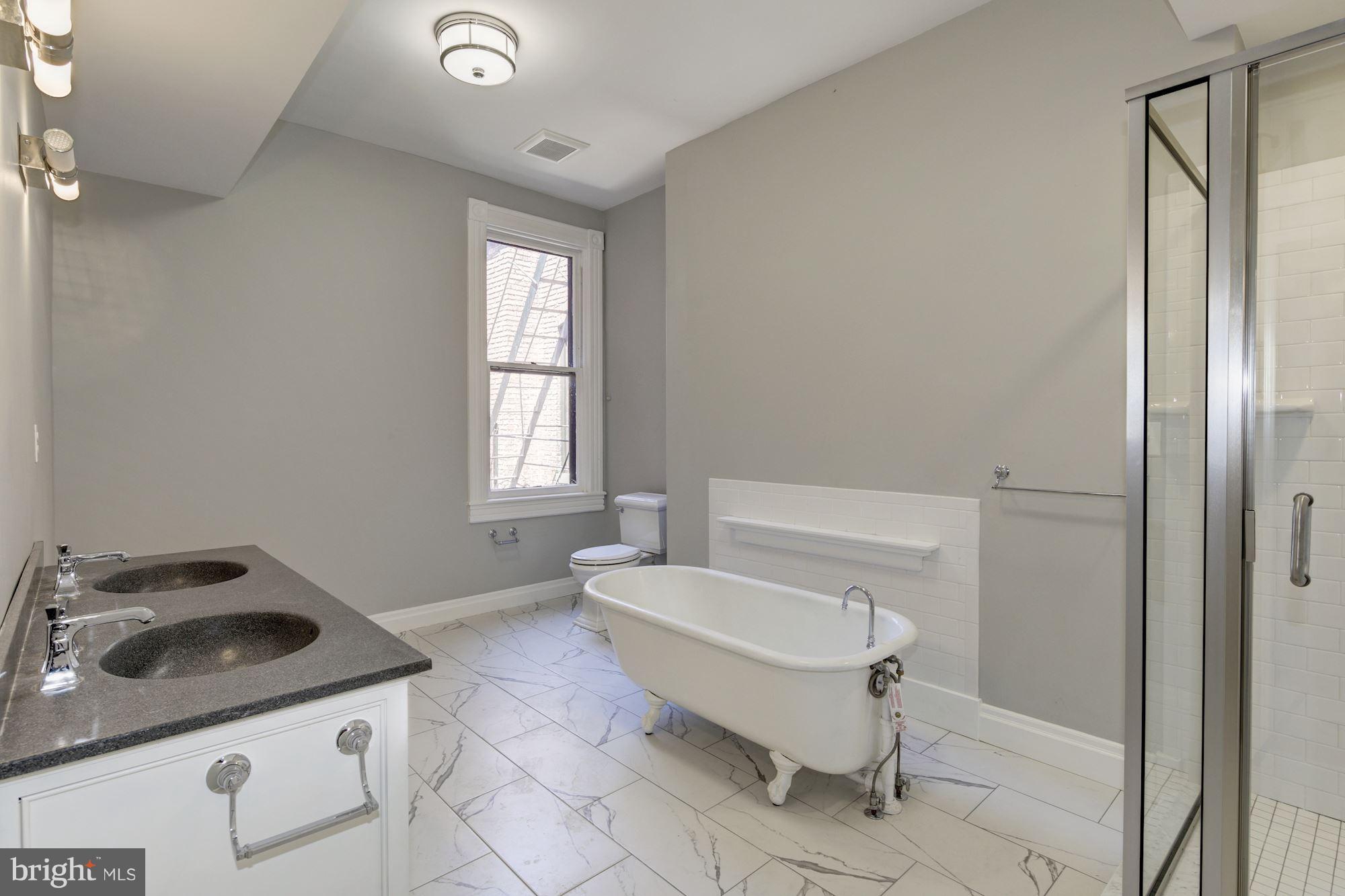 MOUNT VERNON PLACE HISTORIC DISTRICT - Residential Lease