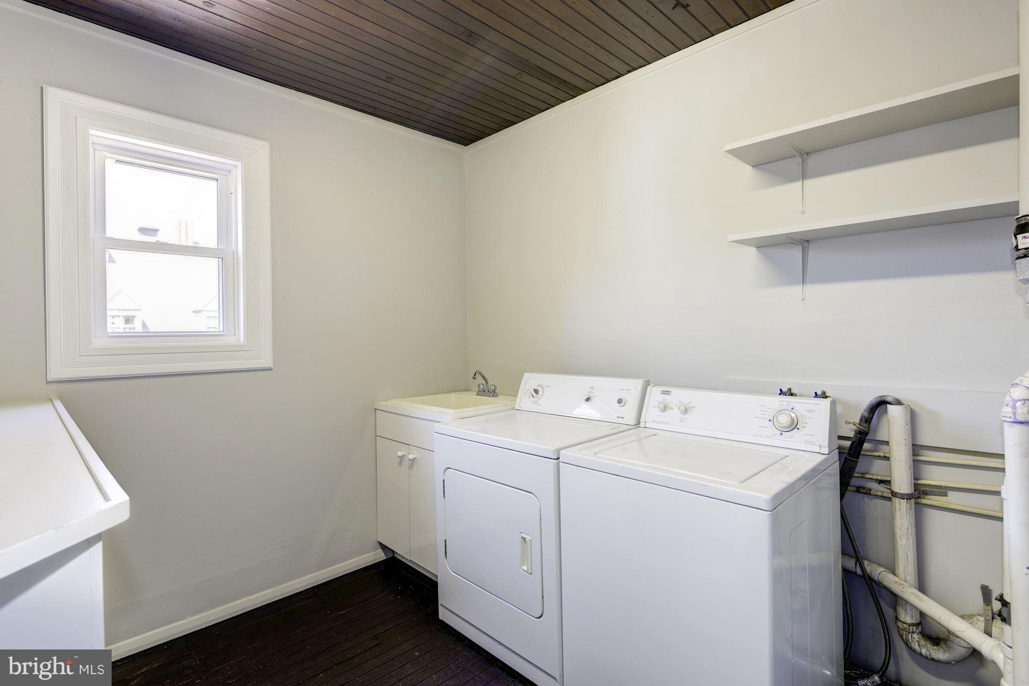 MOUNT VERNON PLACE HISTORIC DISTRICT - Residential Lease