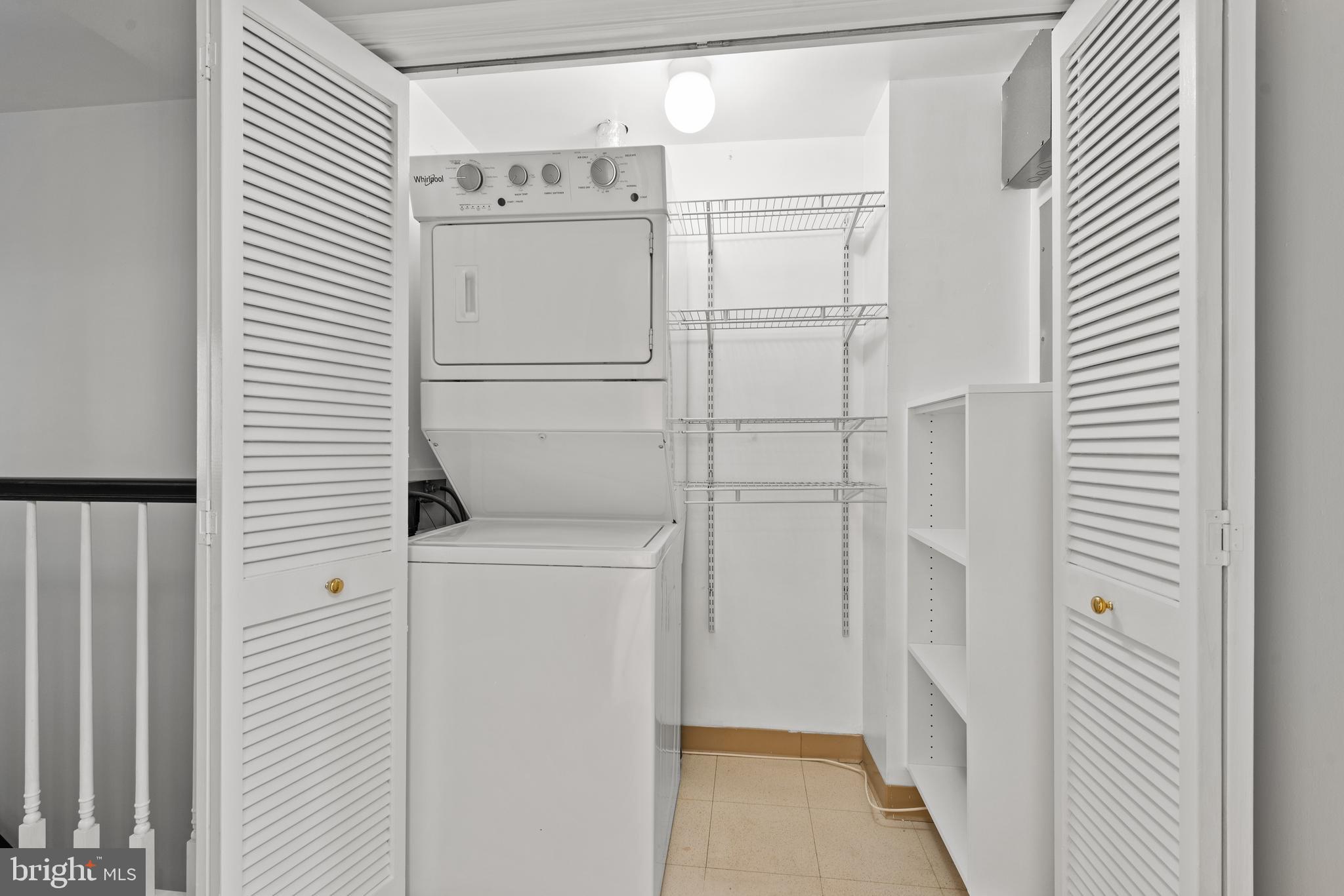 HENDERSON'S WHARF - Residential