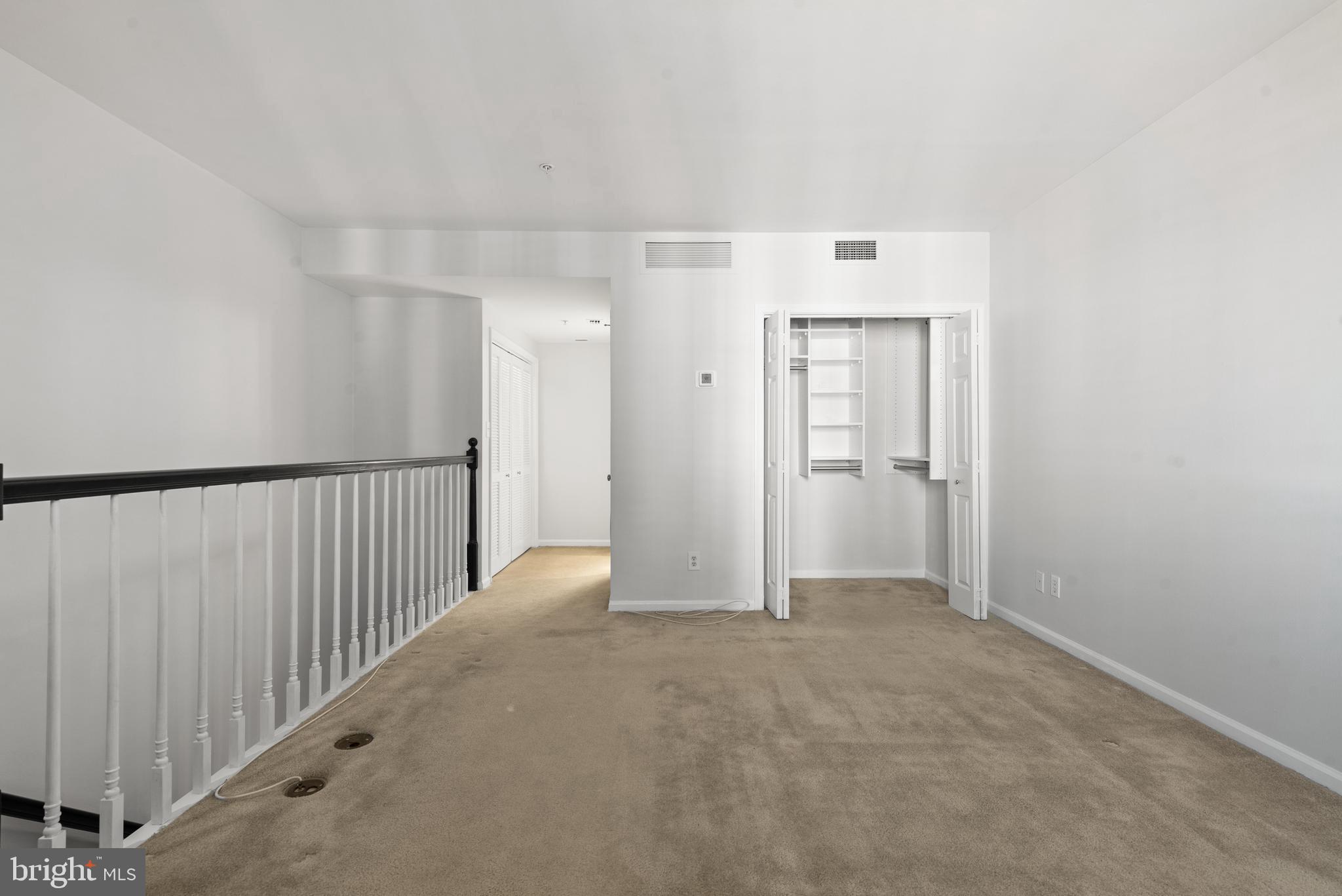 HENDERSON'S WHARF - Residential