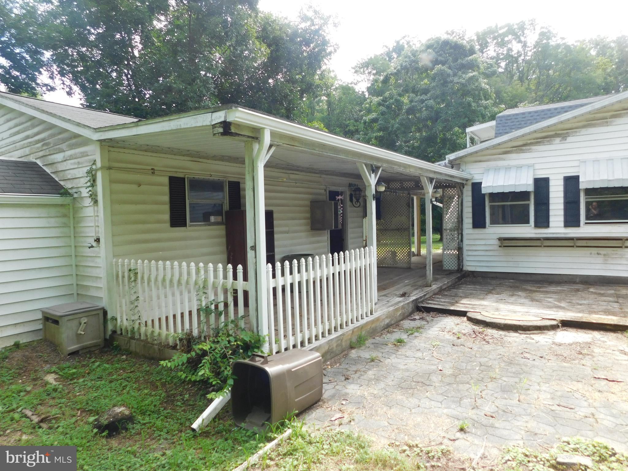 1043 LOCKE MILLS ROAD