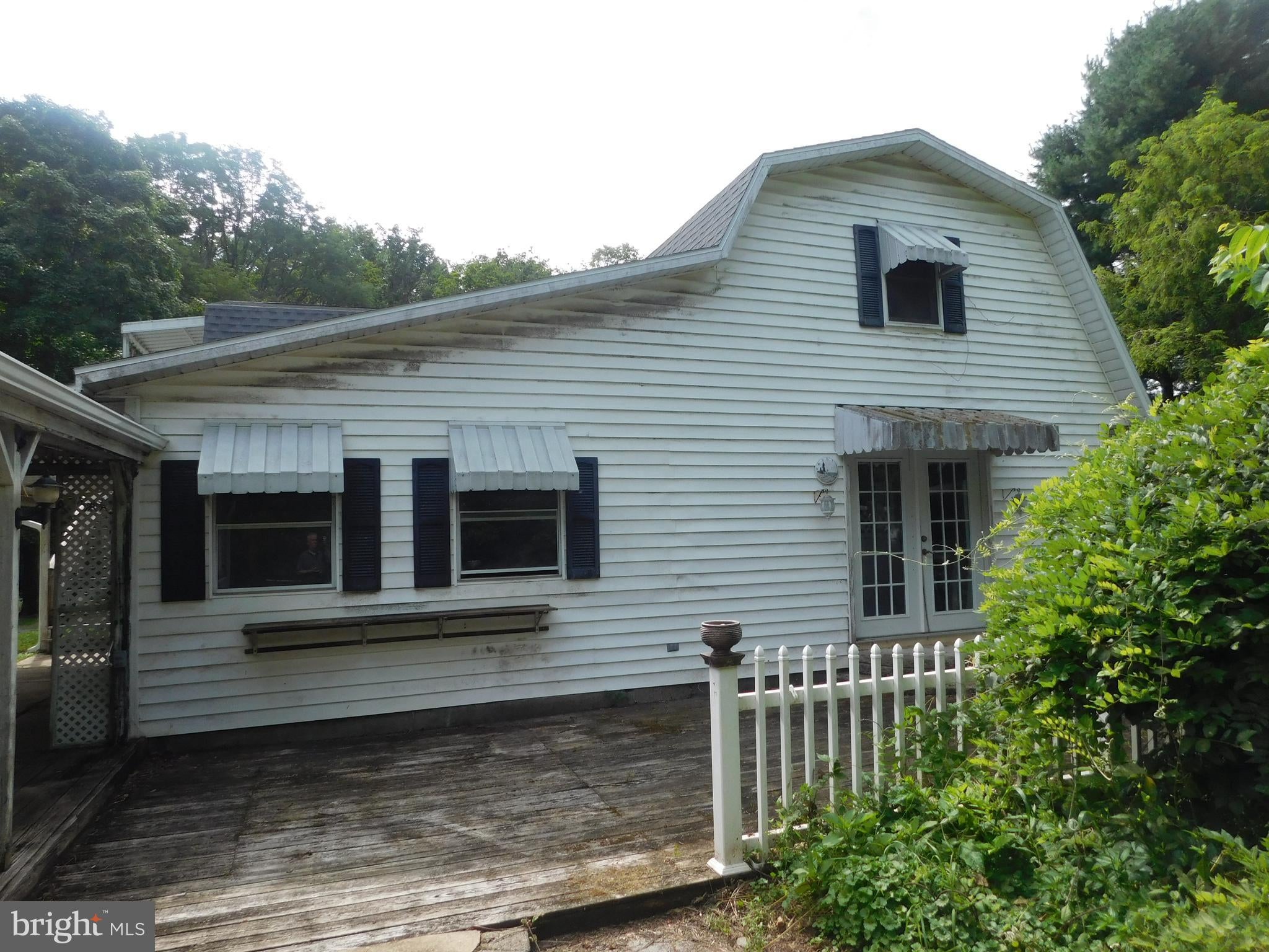 1043 LOCKE MILLS ROAD