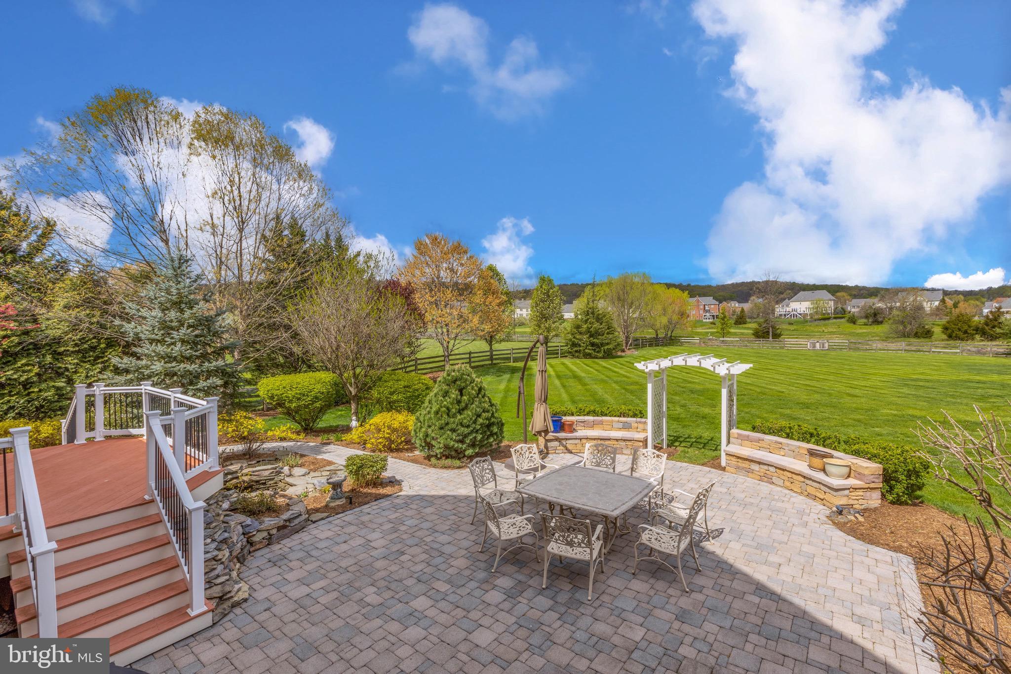 RASPBERRY FALLS - Residential