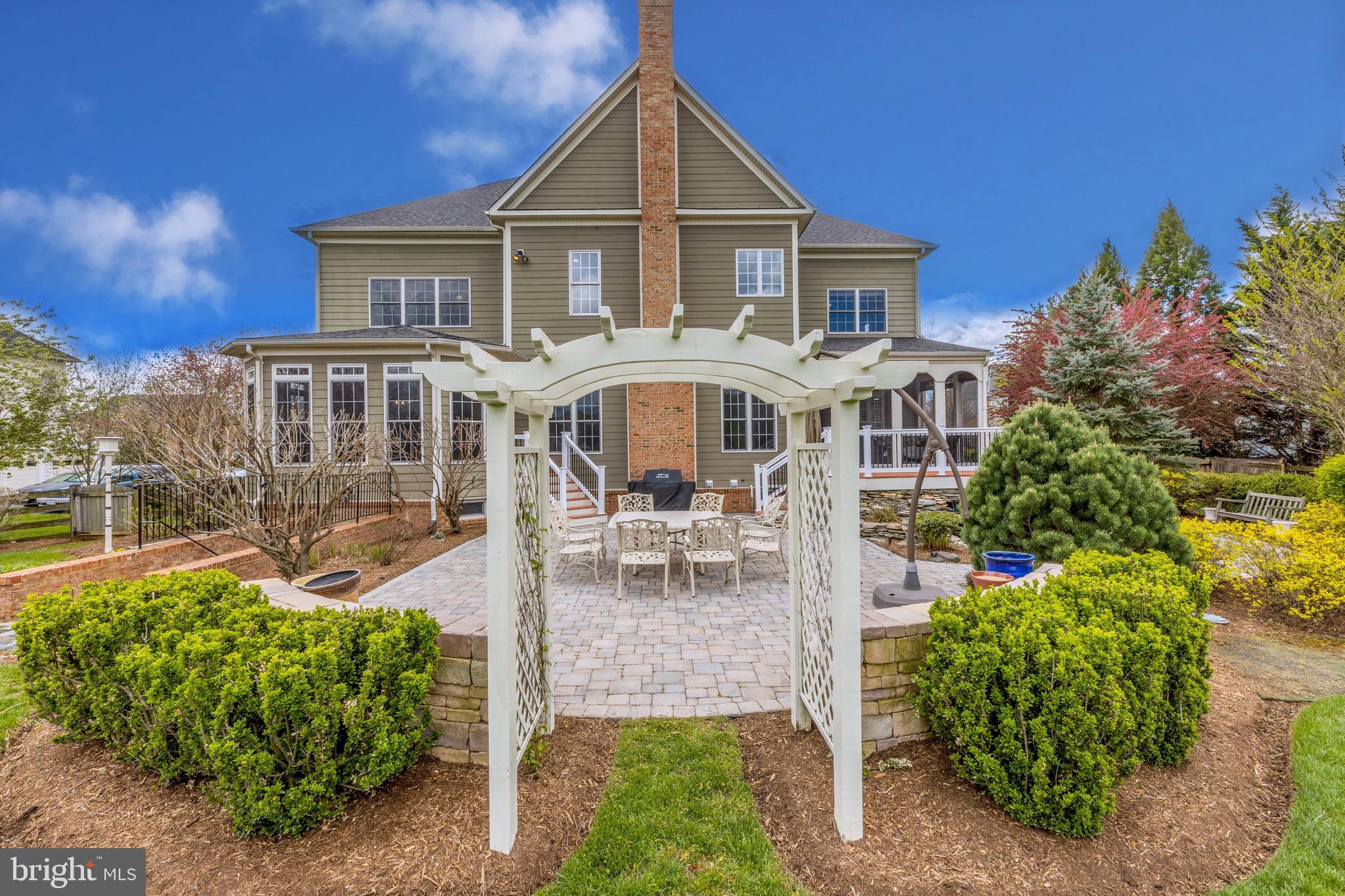 RASPBERRY FALLS - Residential