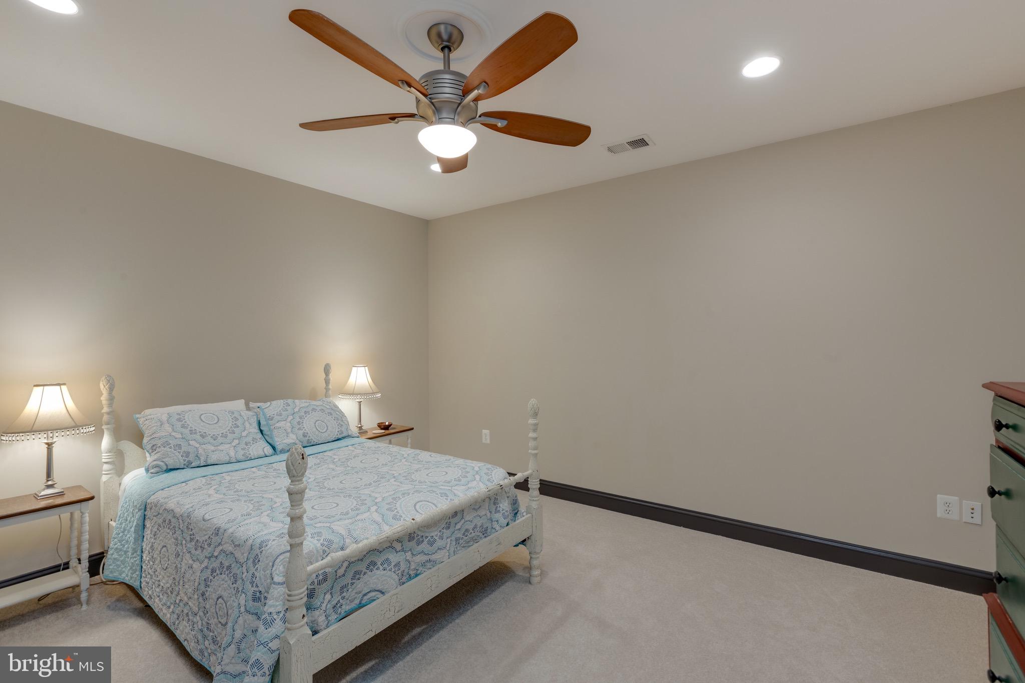 RASPBERRY FALLS - Residential