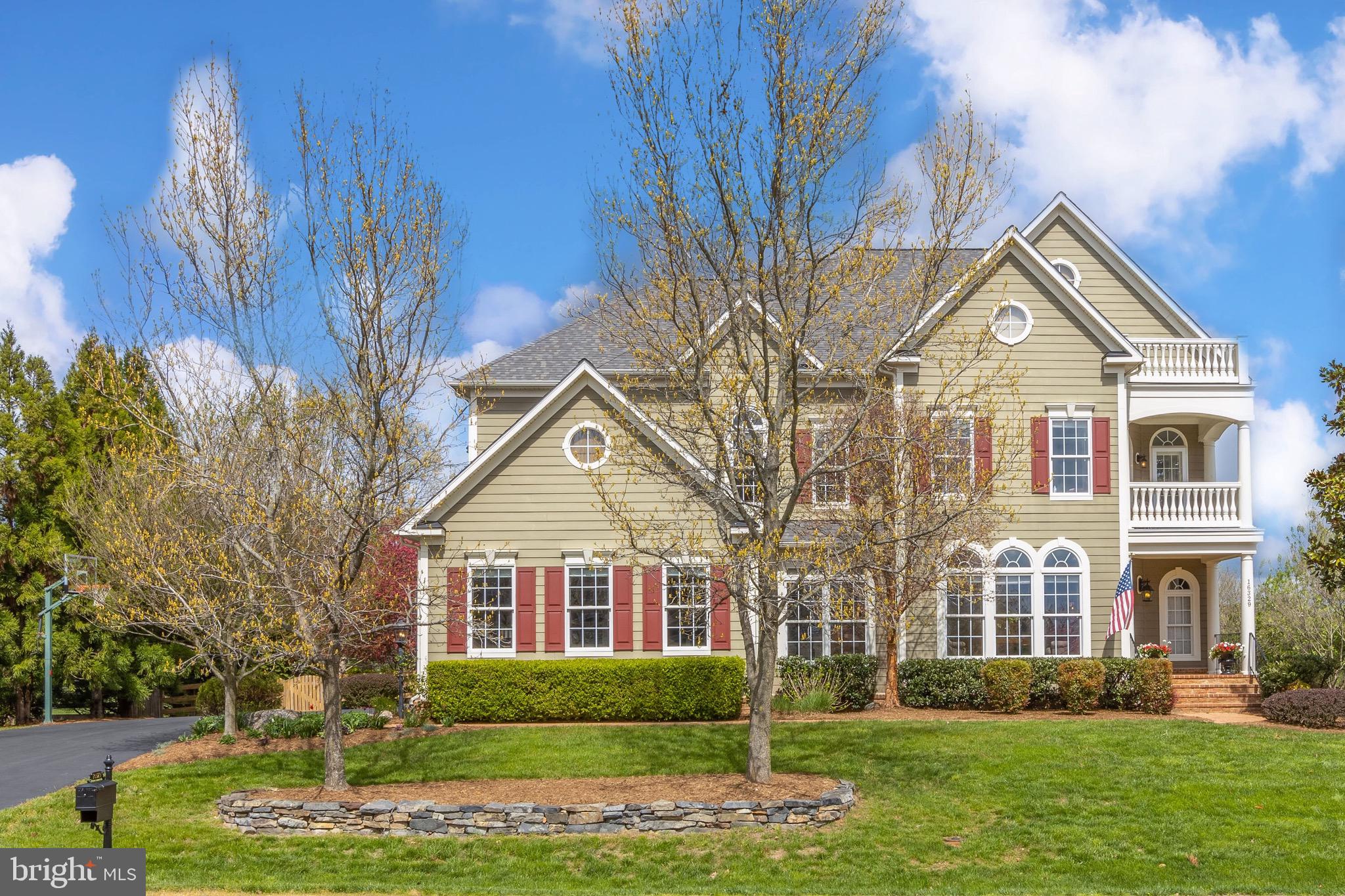 RASPBERRY FALLS - Residential