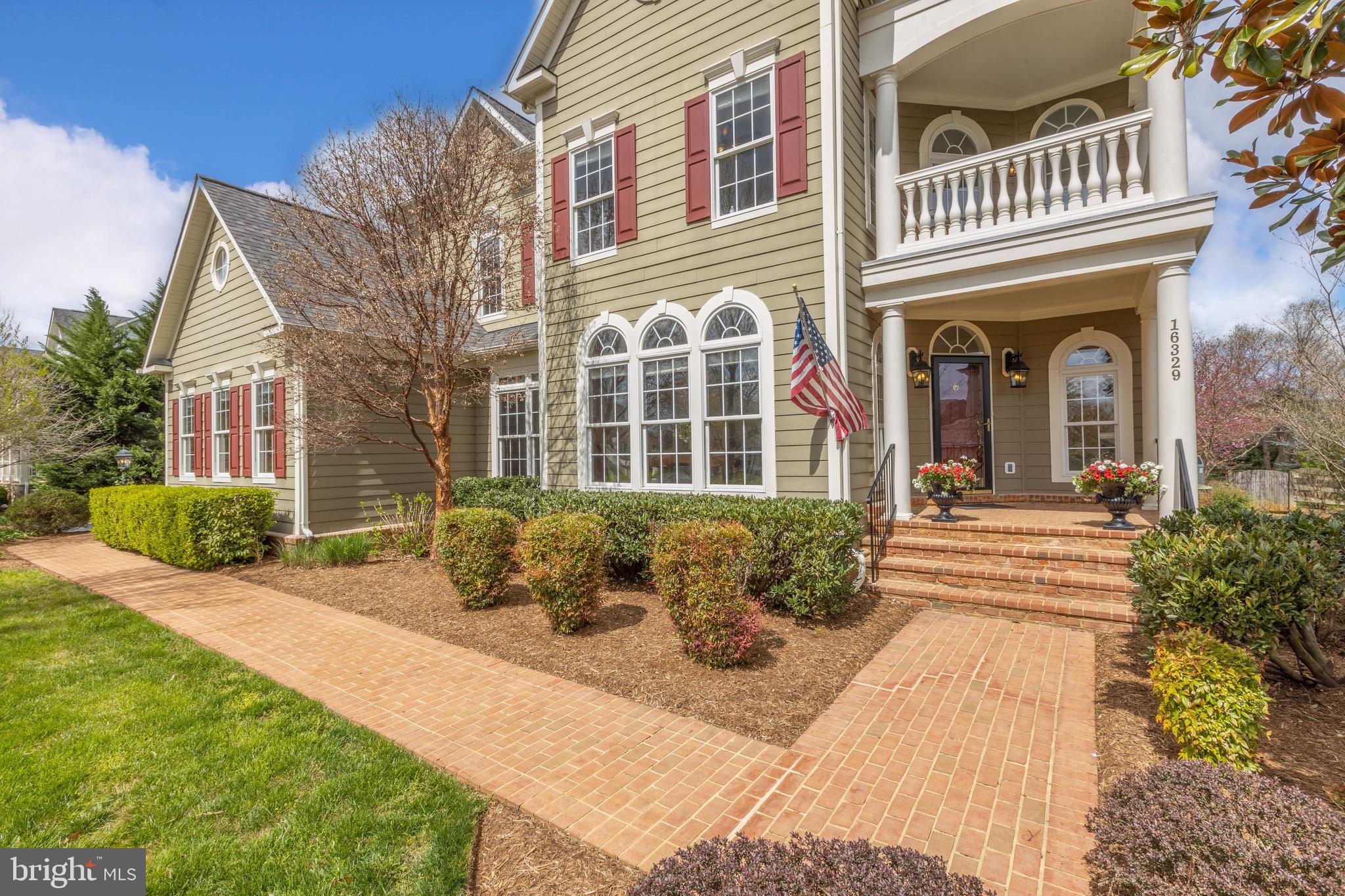 RASPBERRY FALLS - Residential