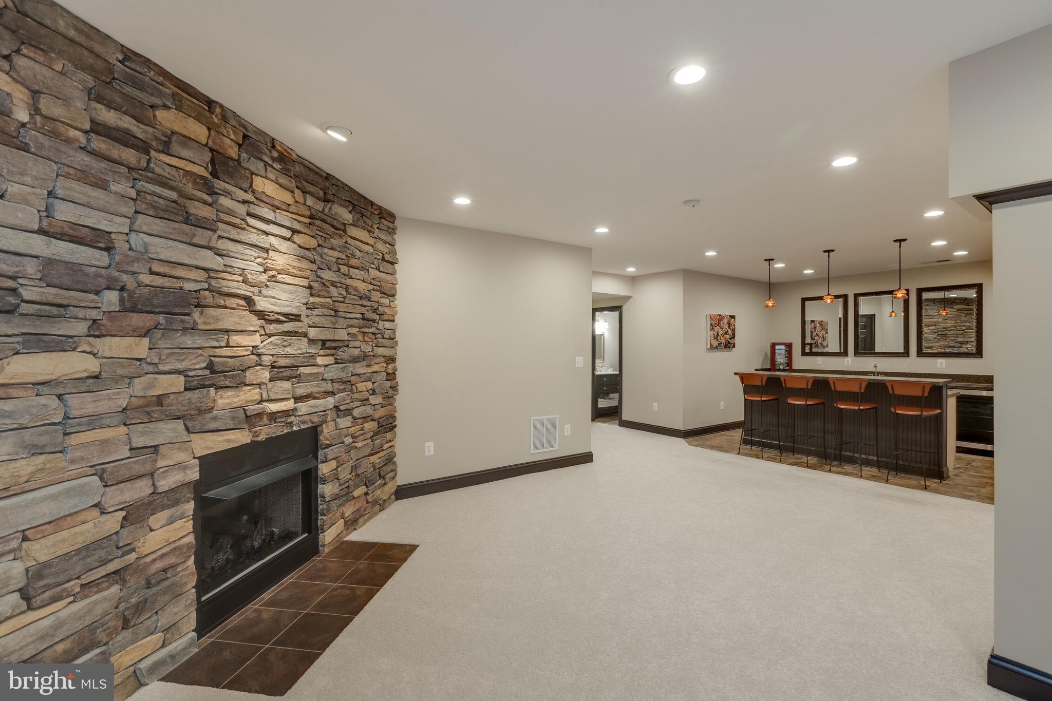 RASPBERRY FALLS - Residential