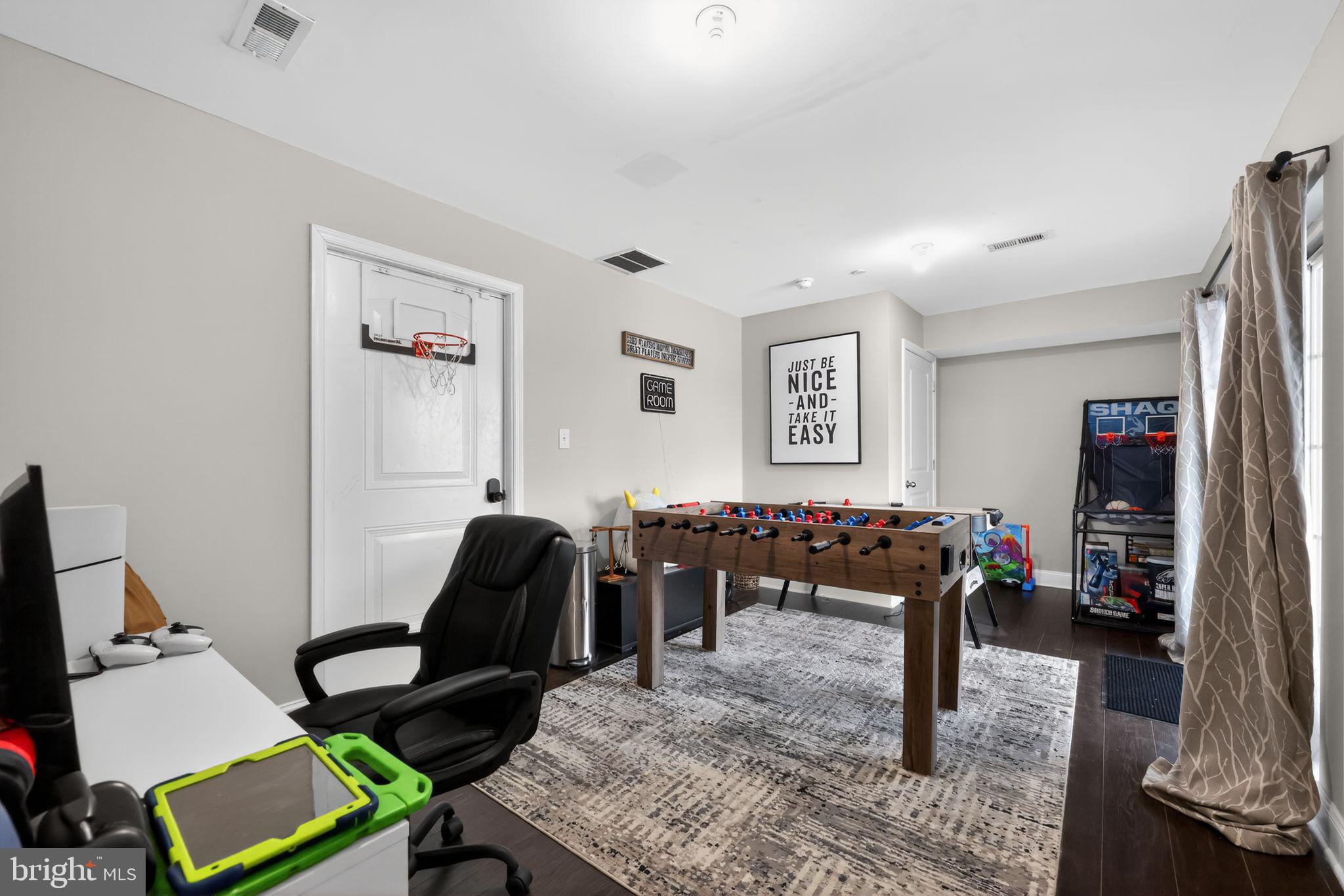 CREEKSIDE AT LLANERC - Residential