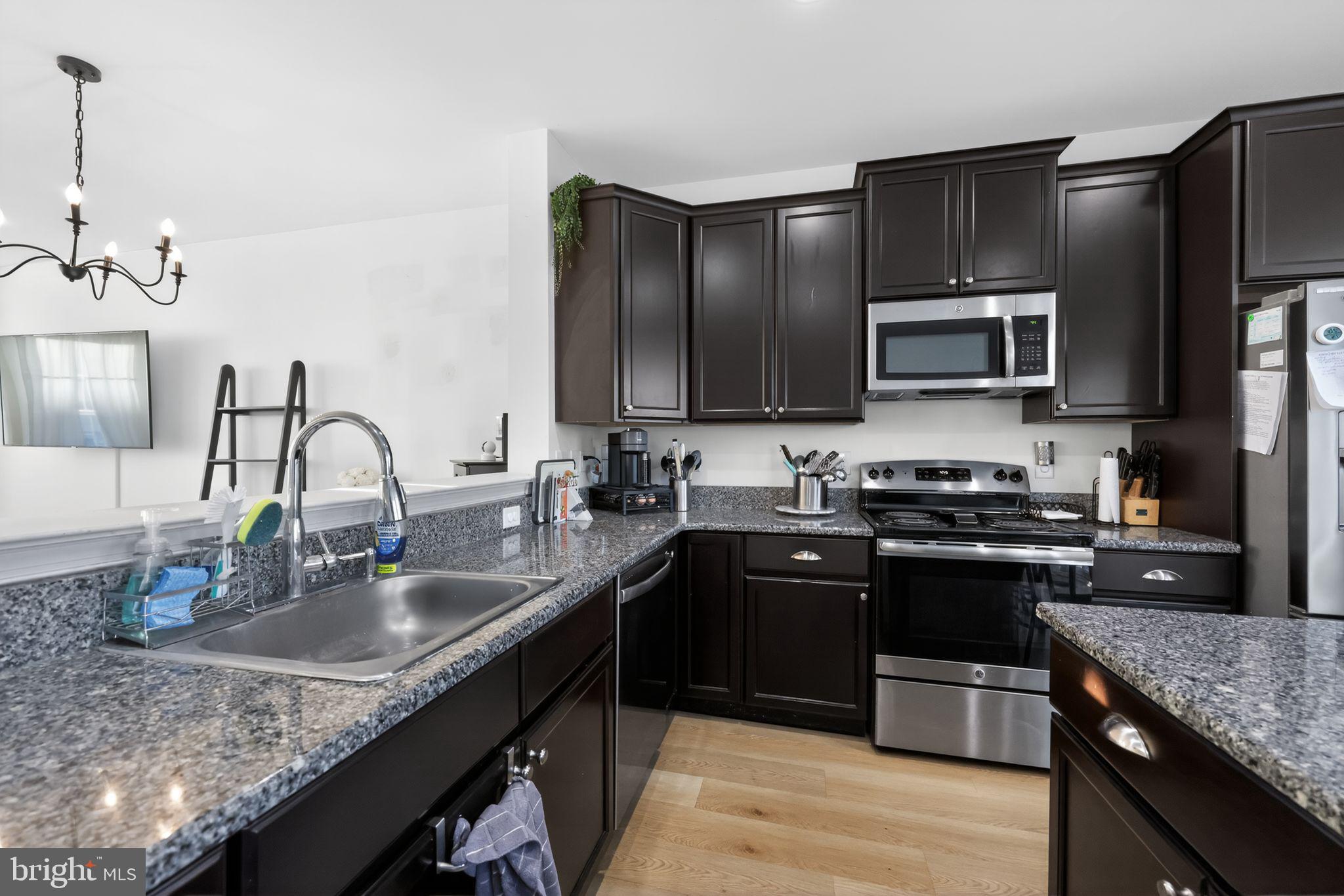 CREEKSIDE AT LLANERC - Residential