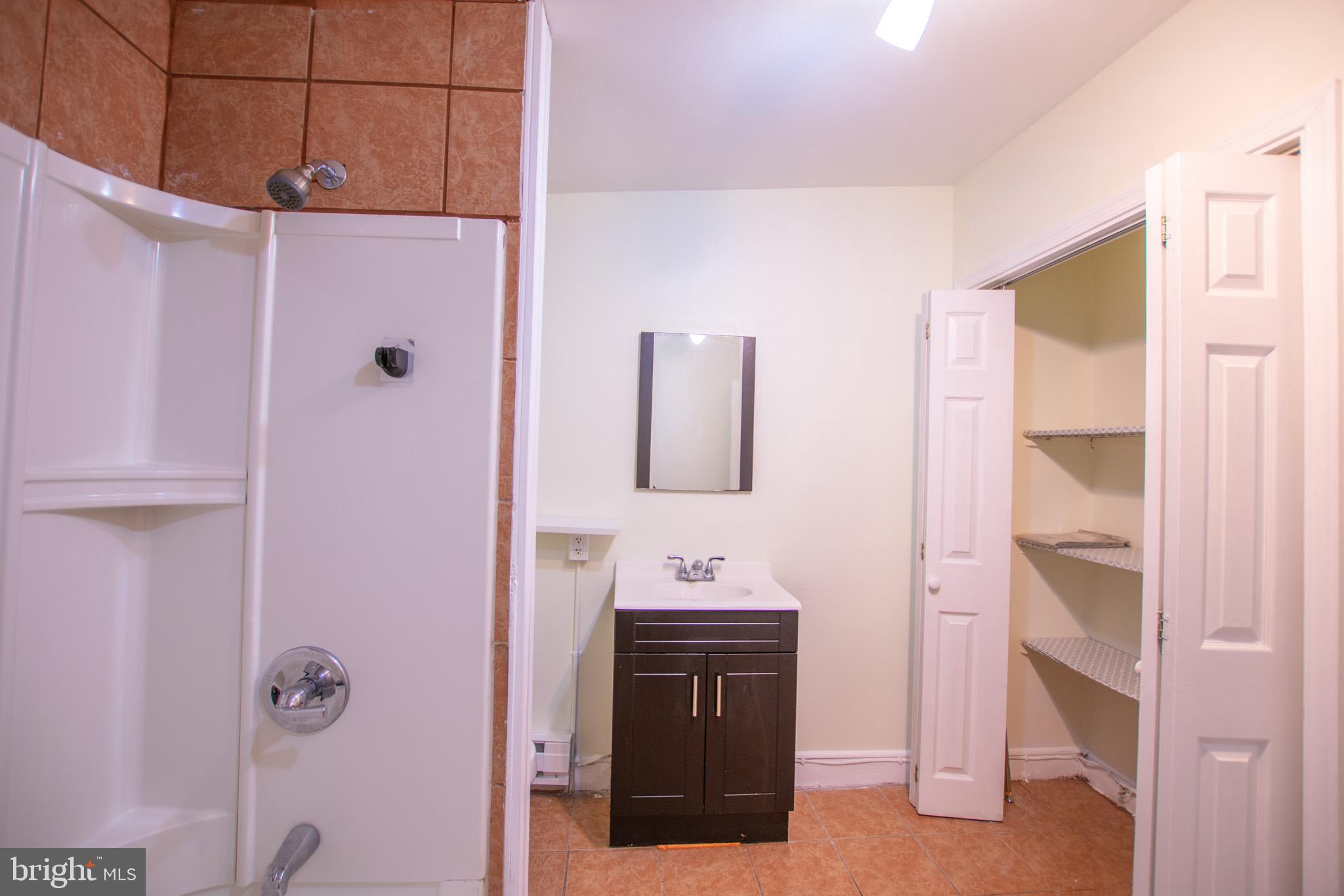 POINT BREEZE - Residential Lease