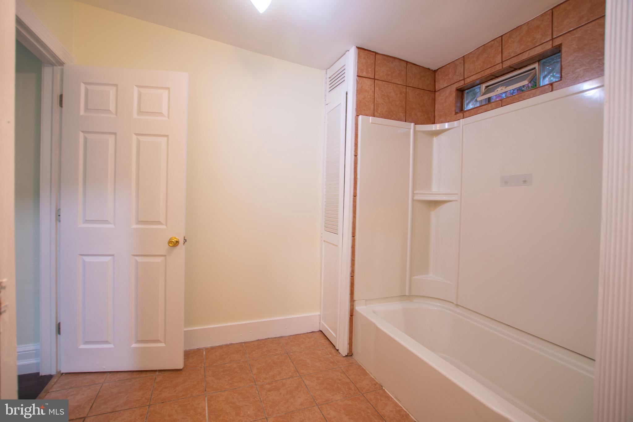 POINT BREEZE - Residential Lease