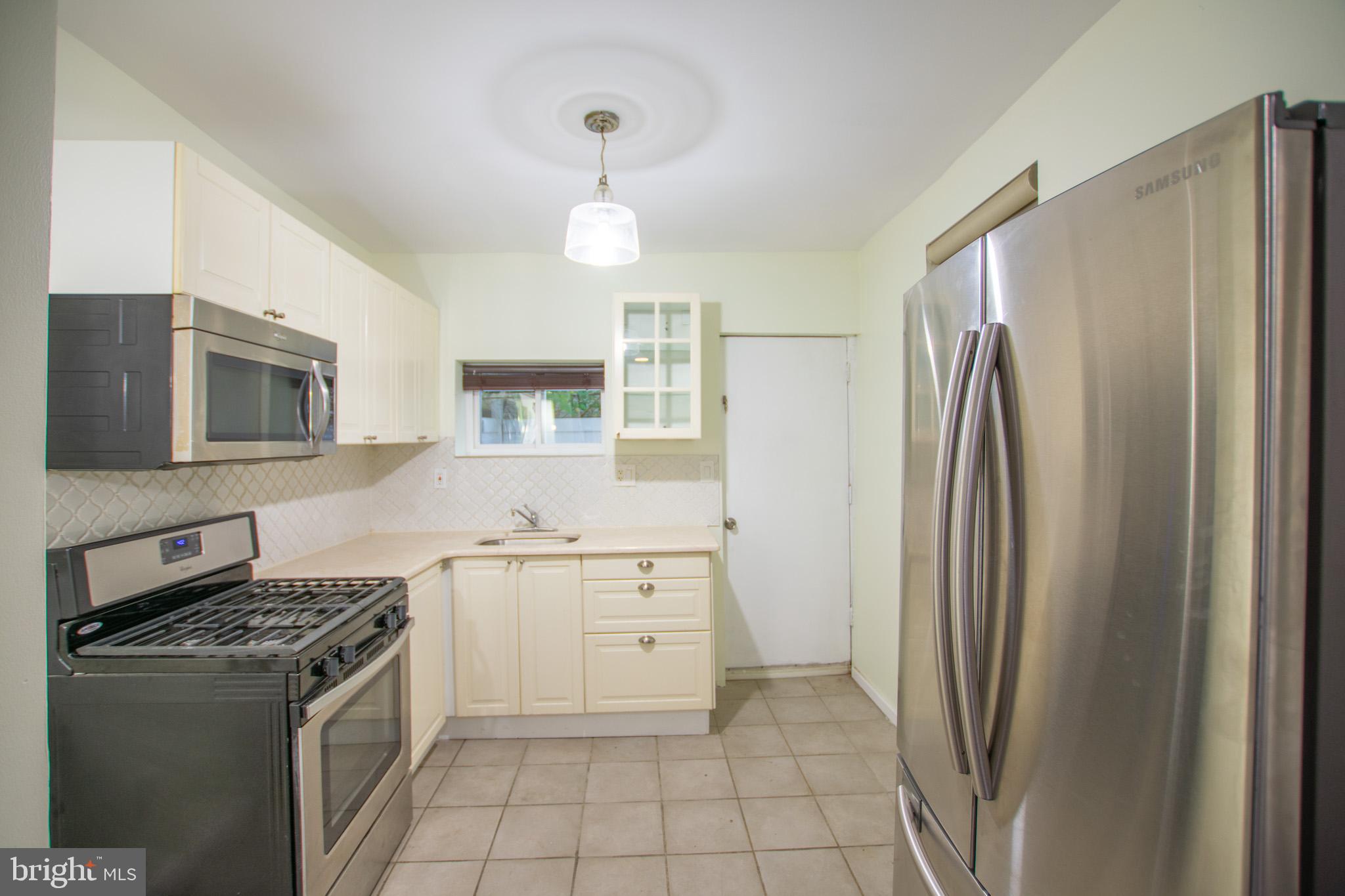 POINT BREEZE - Residential Lease