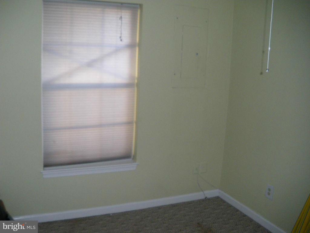 WORTHINGTON WOODS - Residential Lease