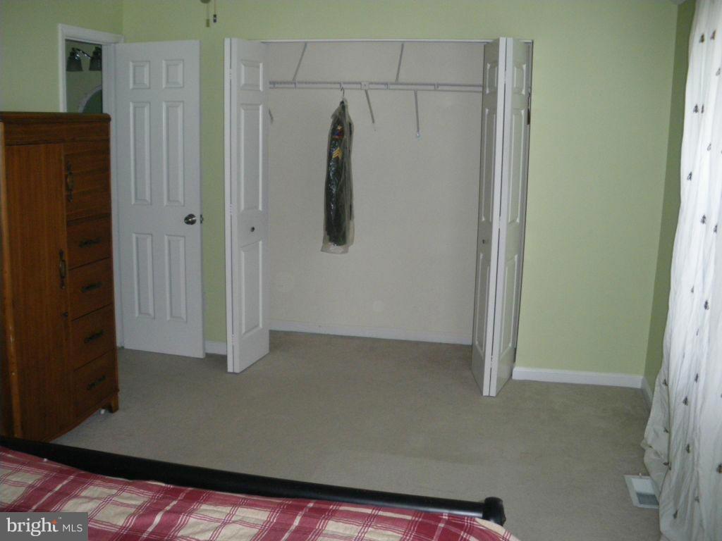 WORTHINGTON WOODS - Residential Lease