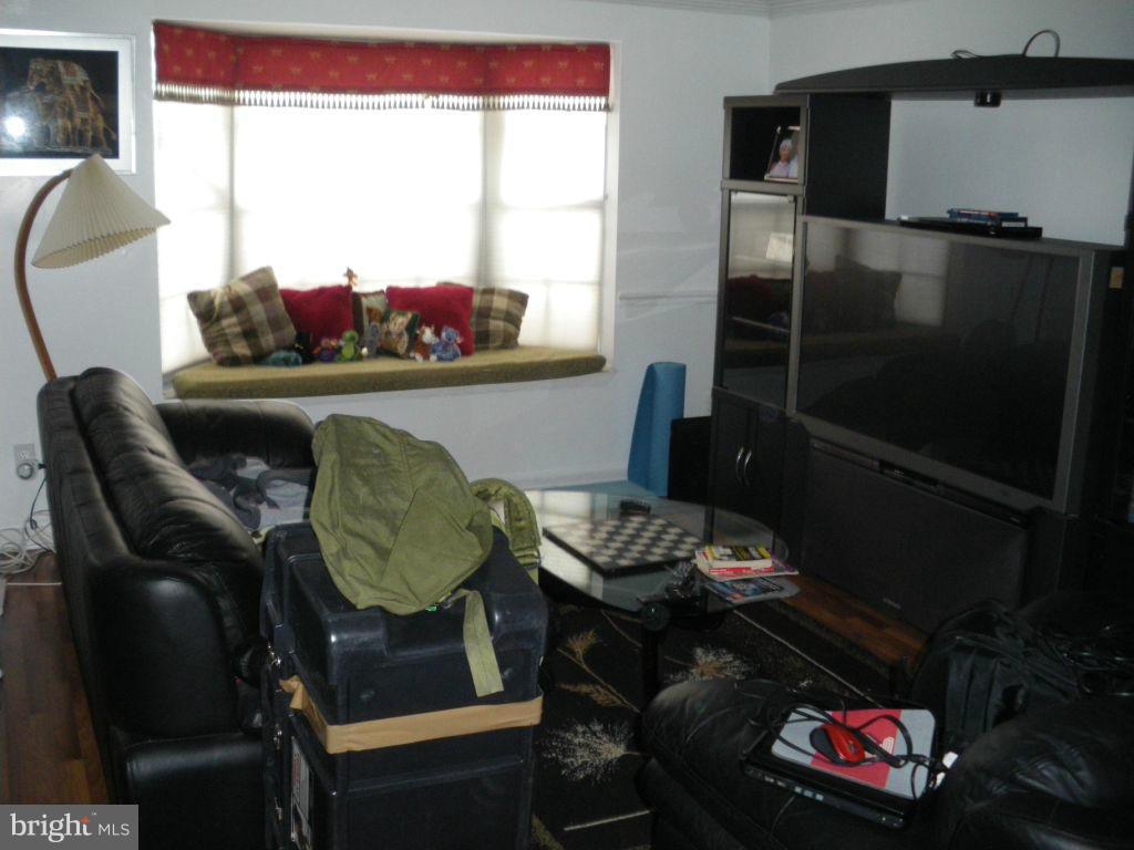 WORTHINGTON WOODS - Residential Lease