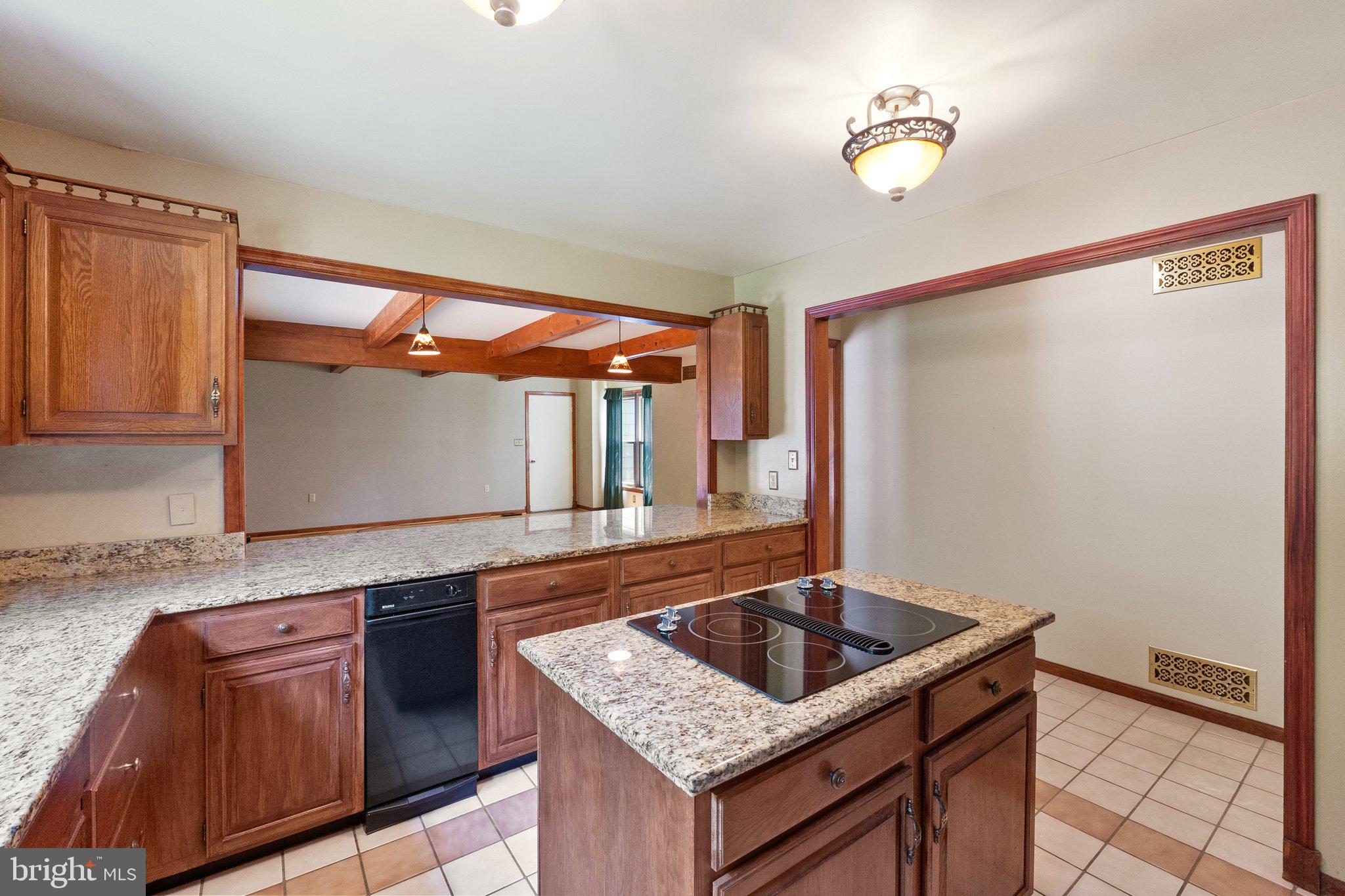 OAK TREE EAST - Residential