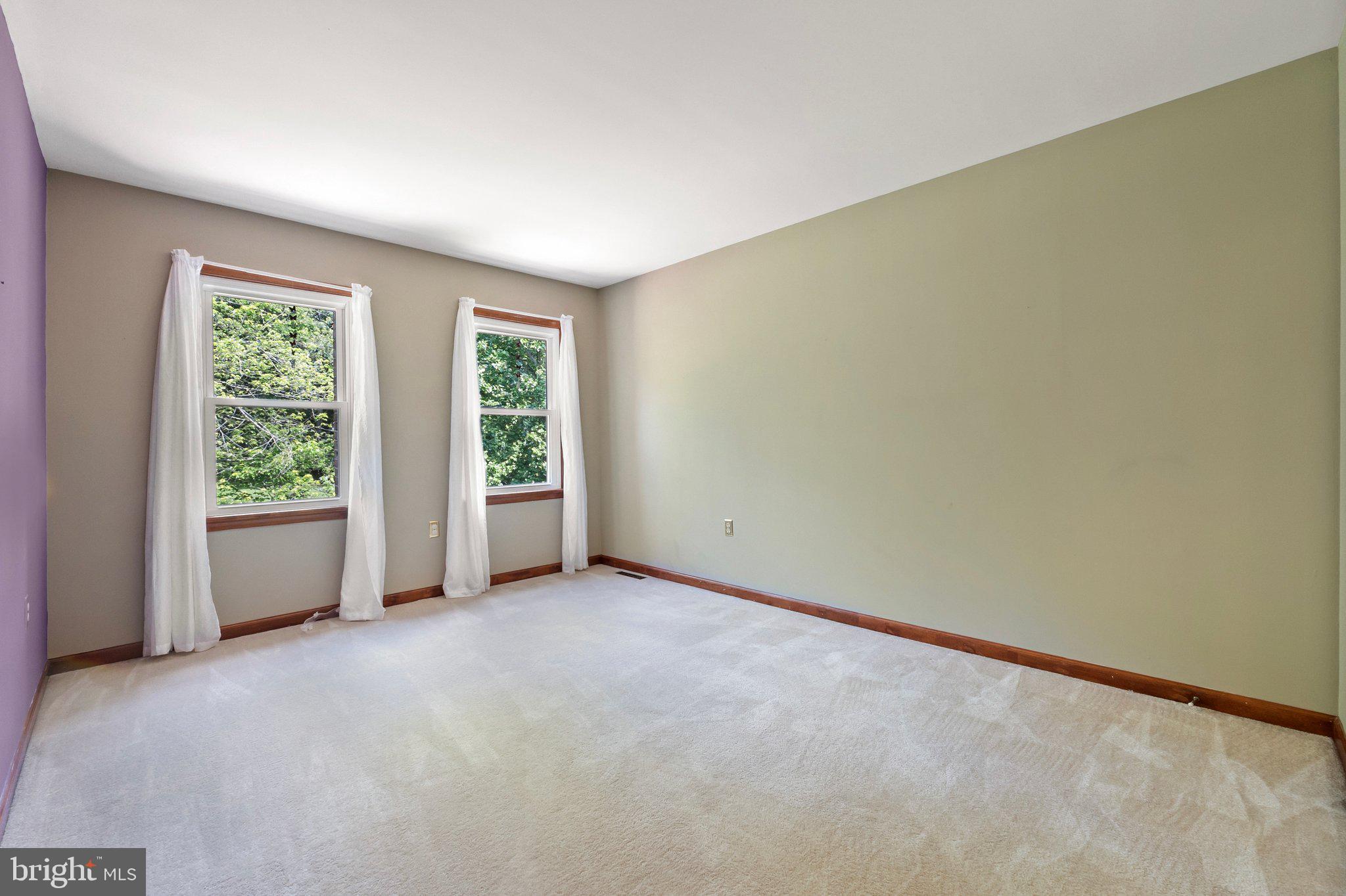 OAK TREE EAST - Residential