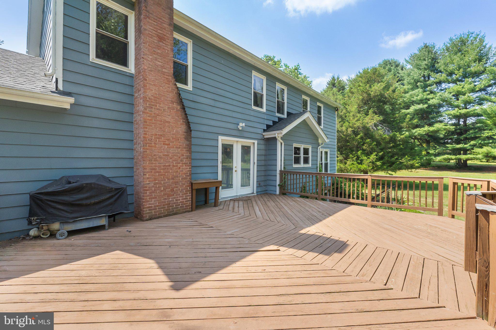 OAK TREE EAST - Residential