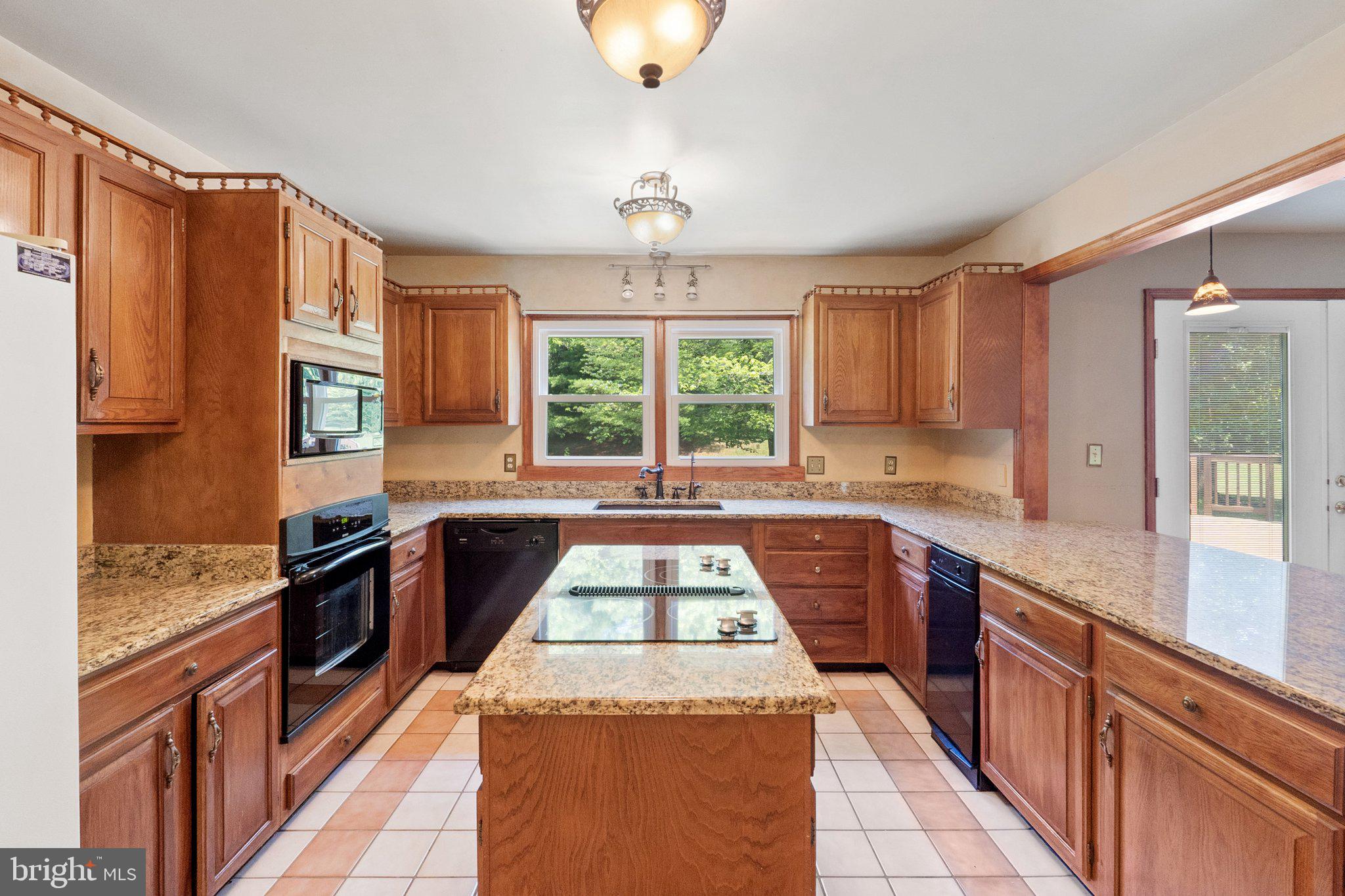 OAK TREE EAST - Residential