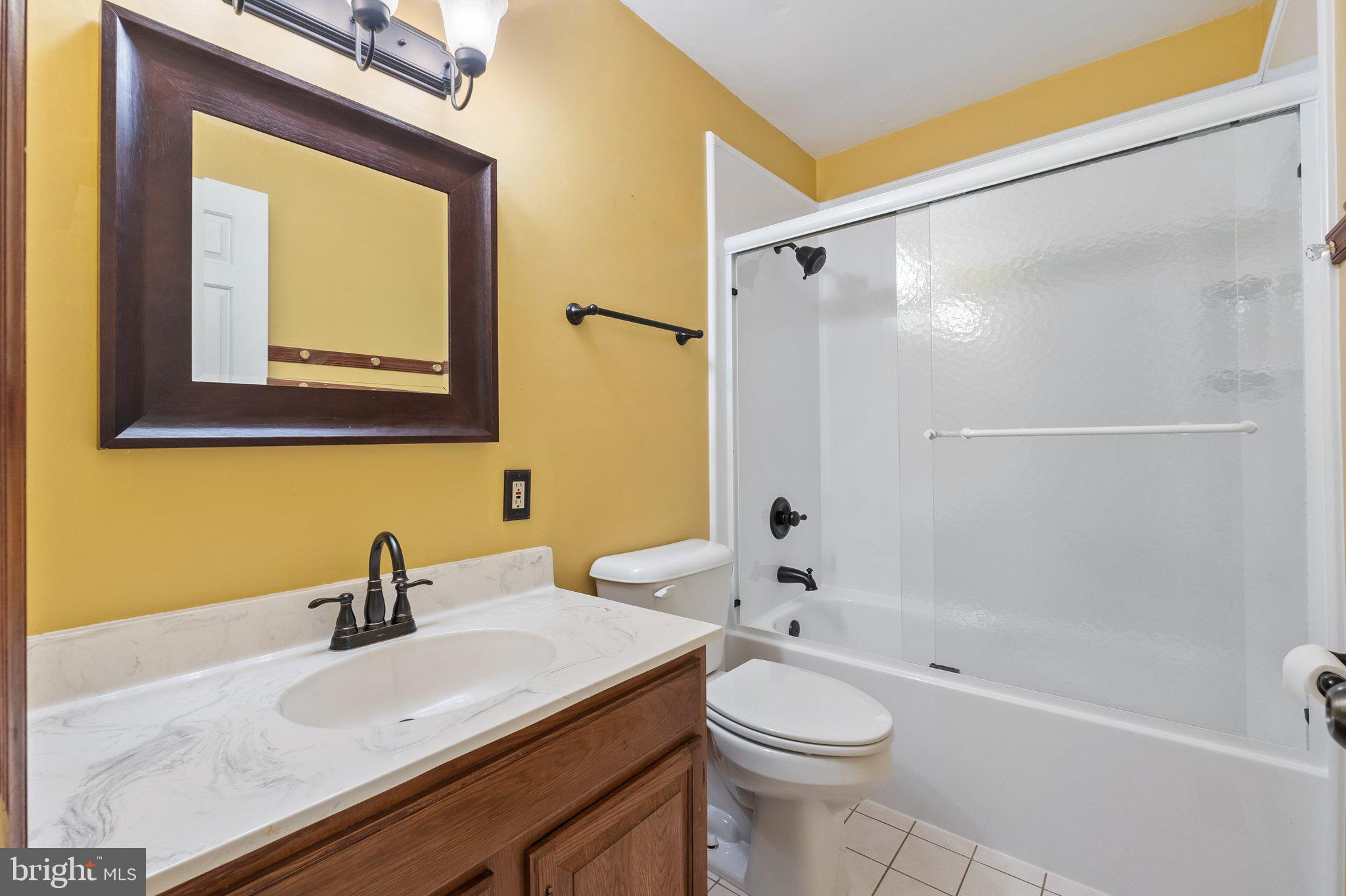 OAK TREE EAST - Residential