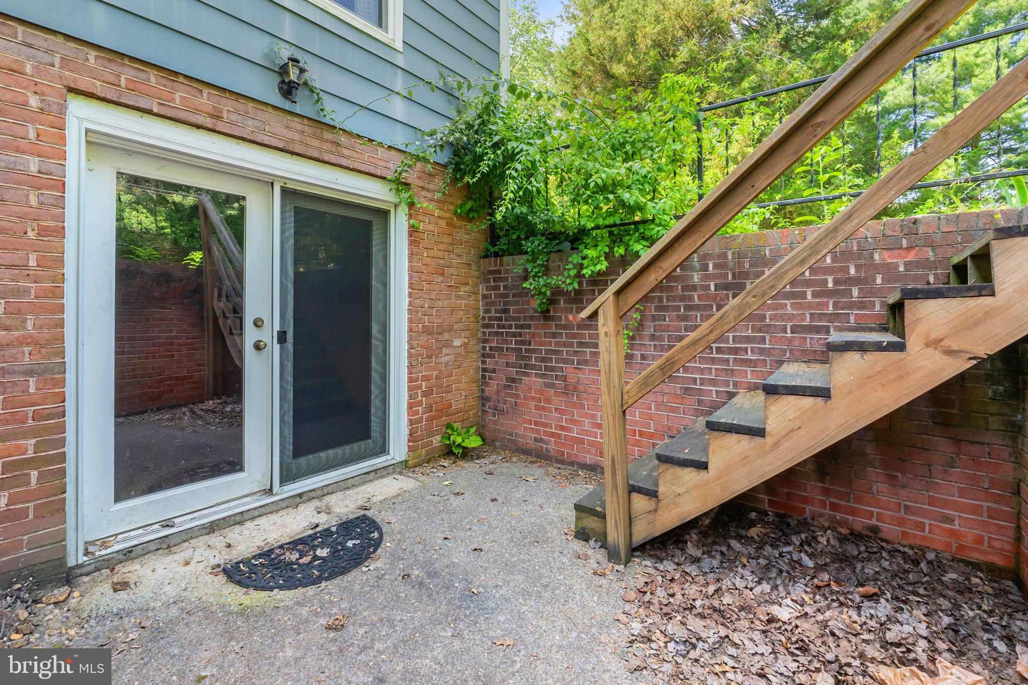 OAK TREE EAST - Residential