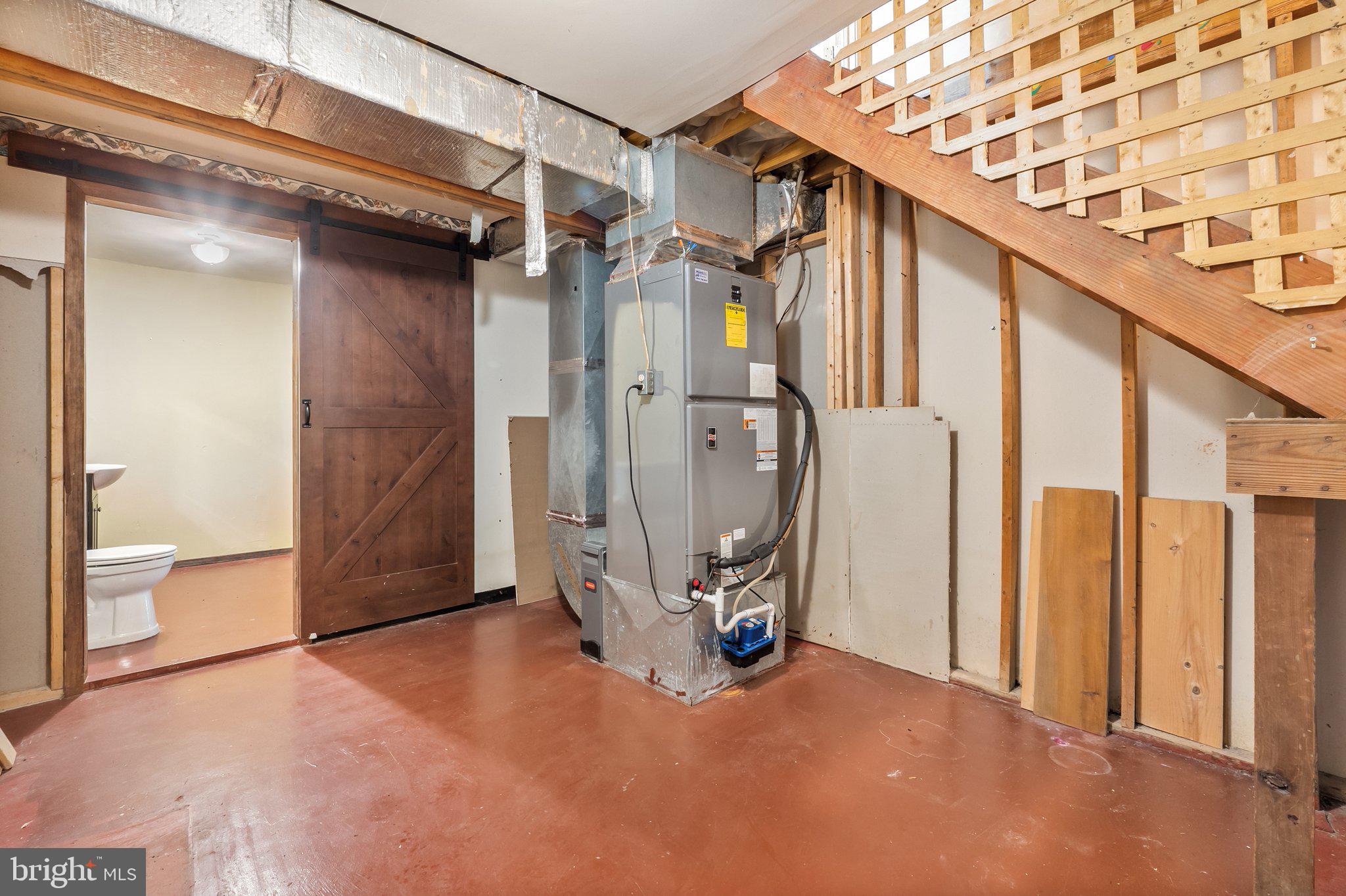 OAK TREE EAST - Residential