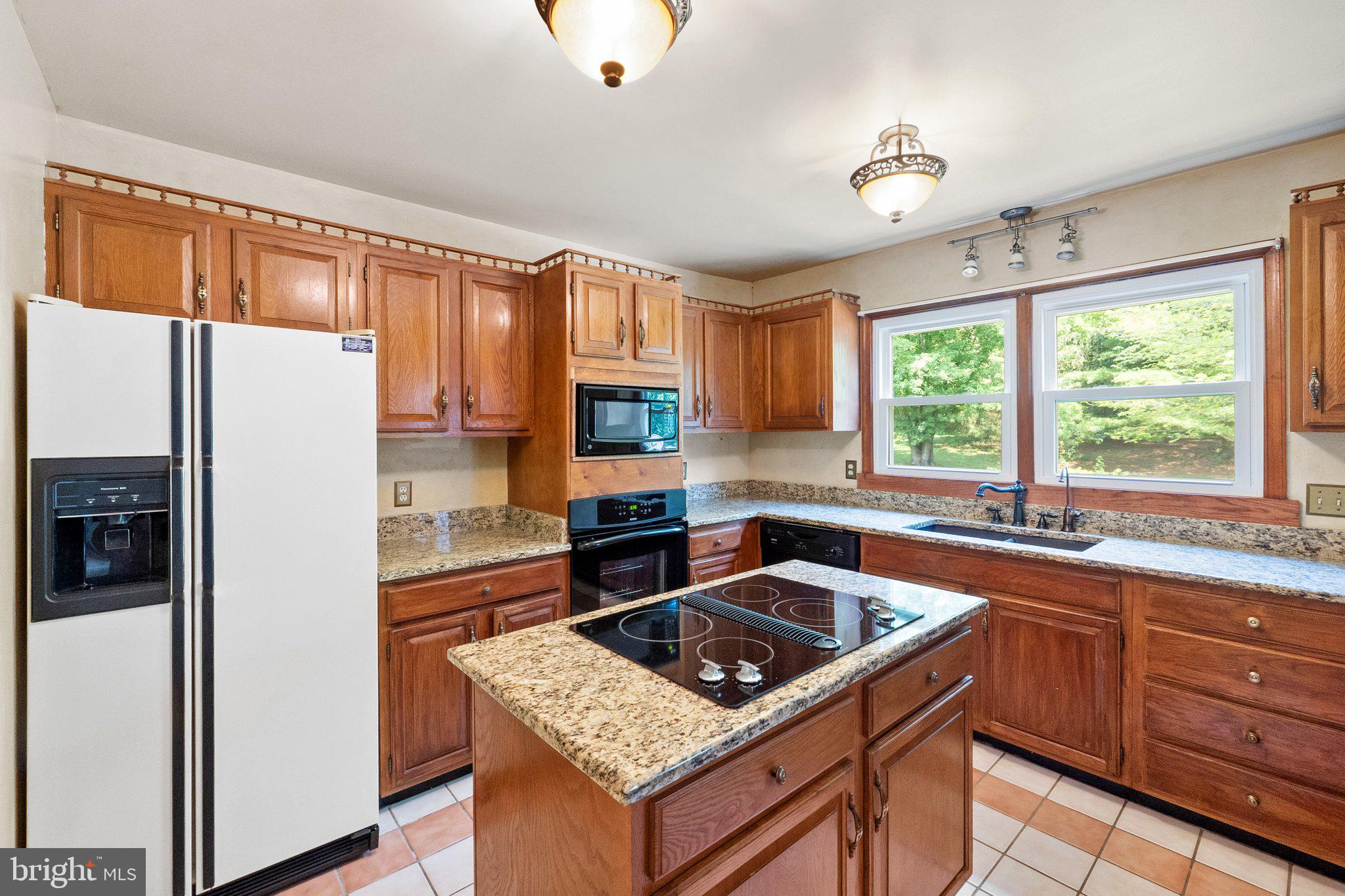 OAK TREE EAST - Residential