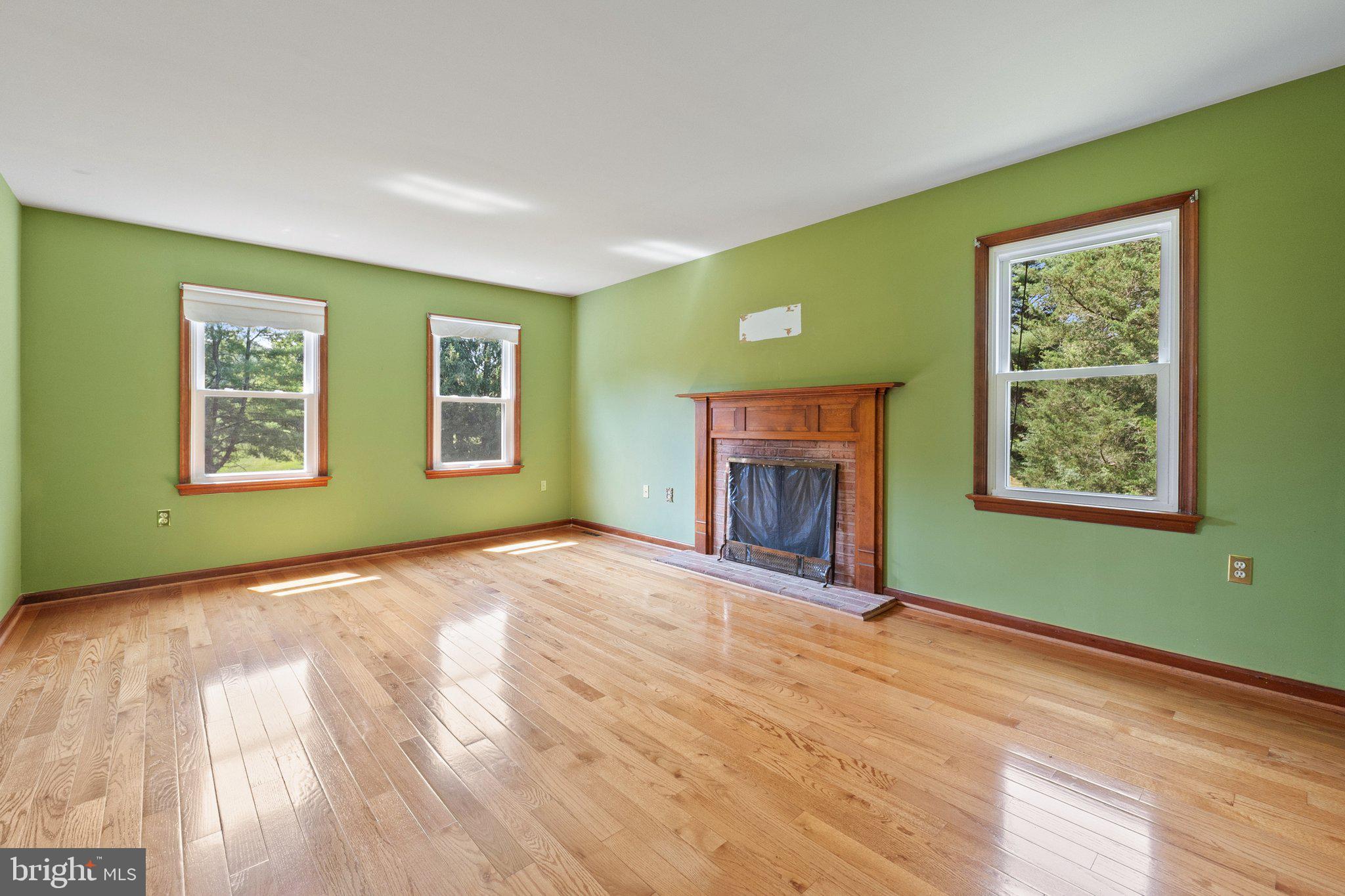 OAK TREE EAST - Residential