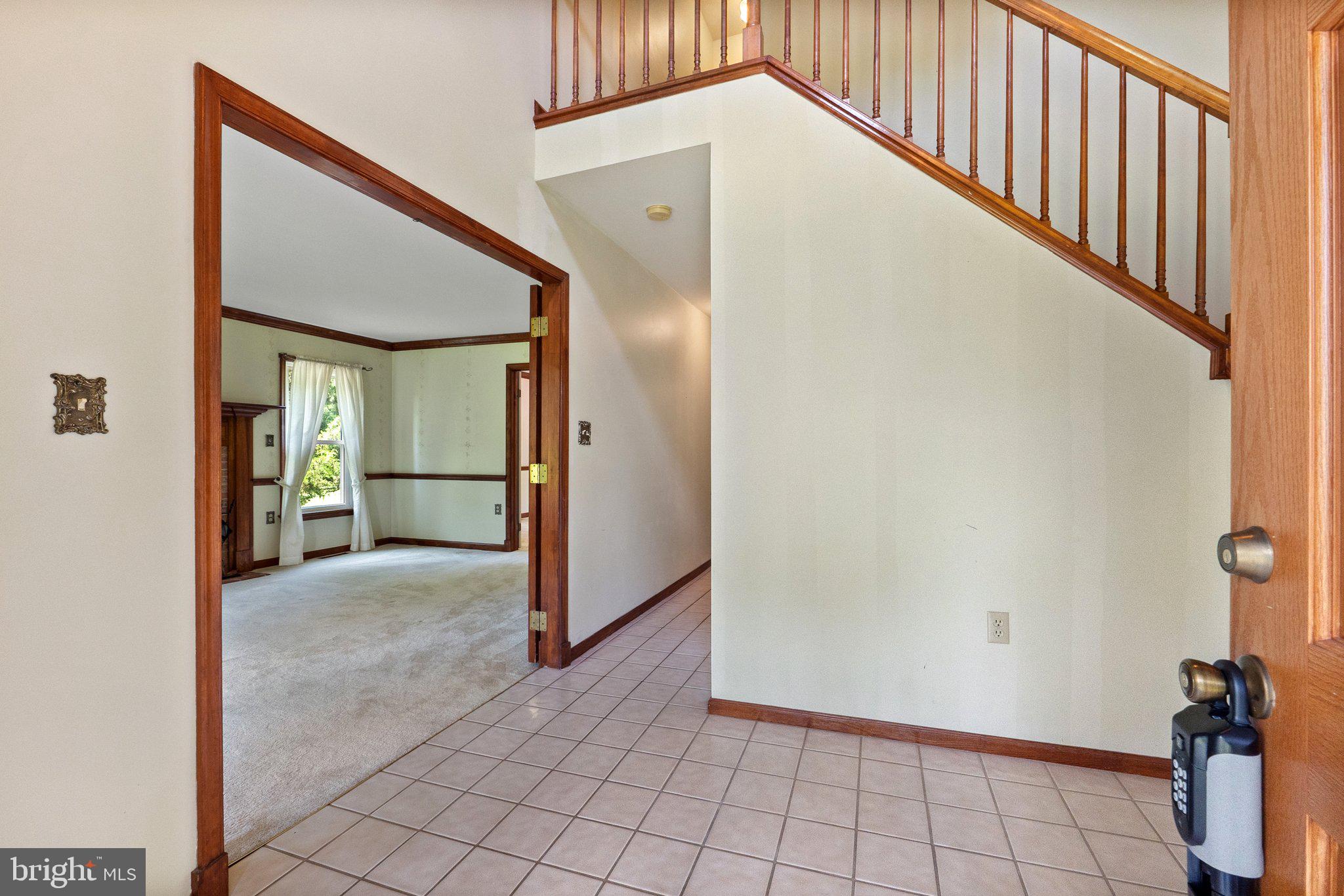 OAK TREE EAST - Residential