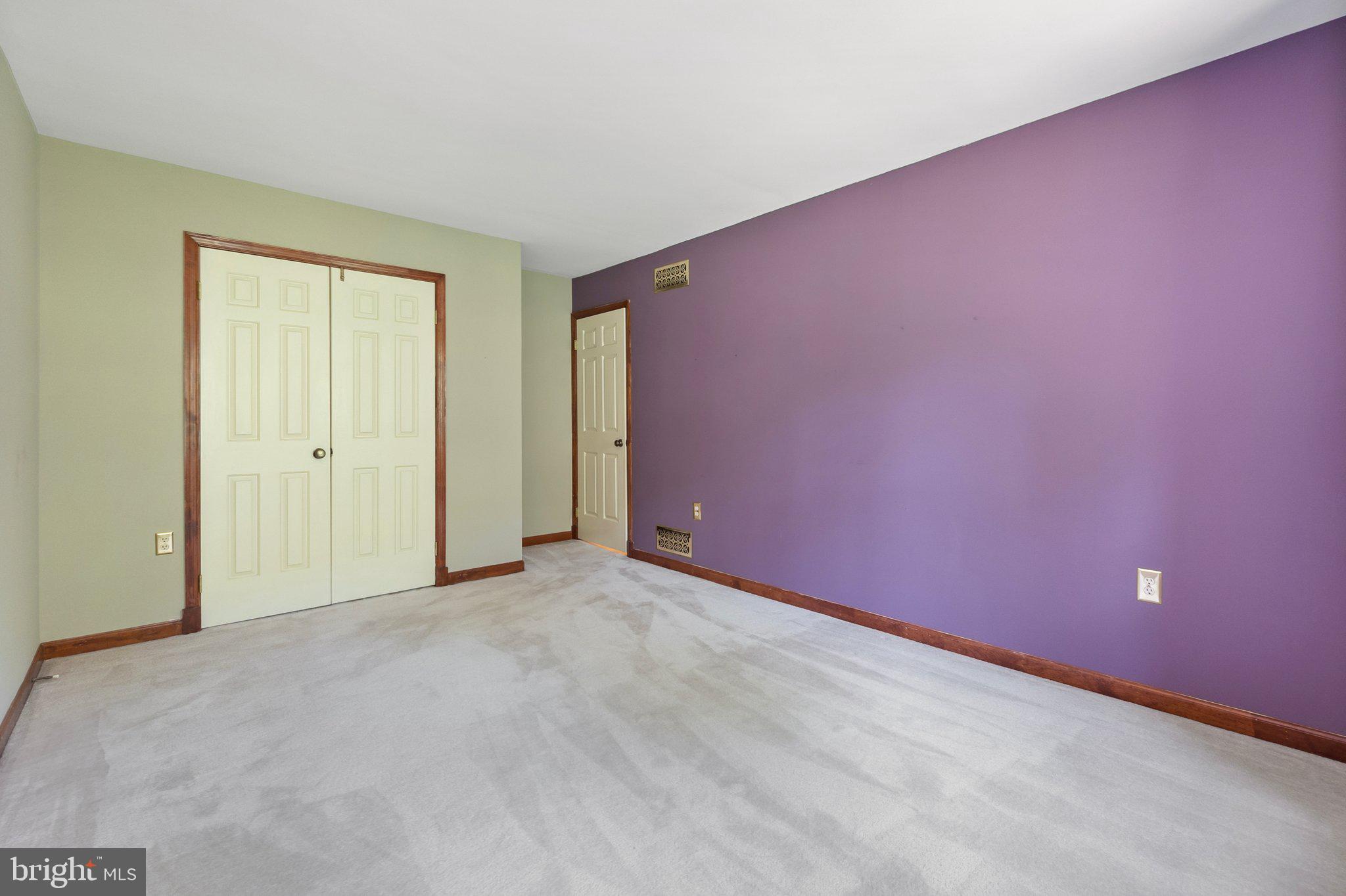 OAK TREE EAST - Residential