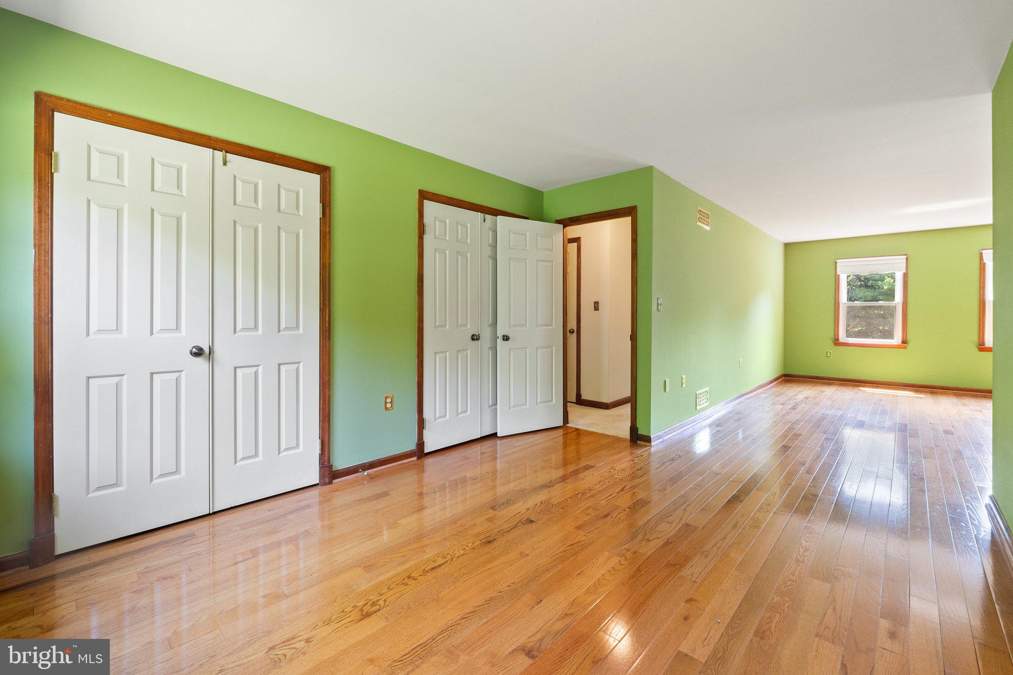 OAK TREE EAST - Residential