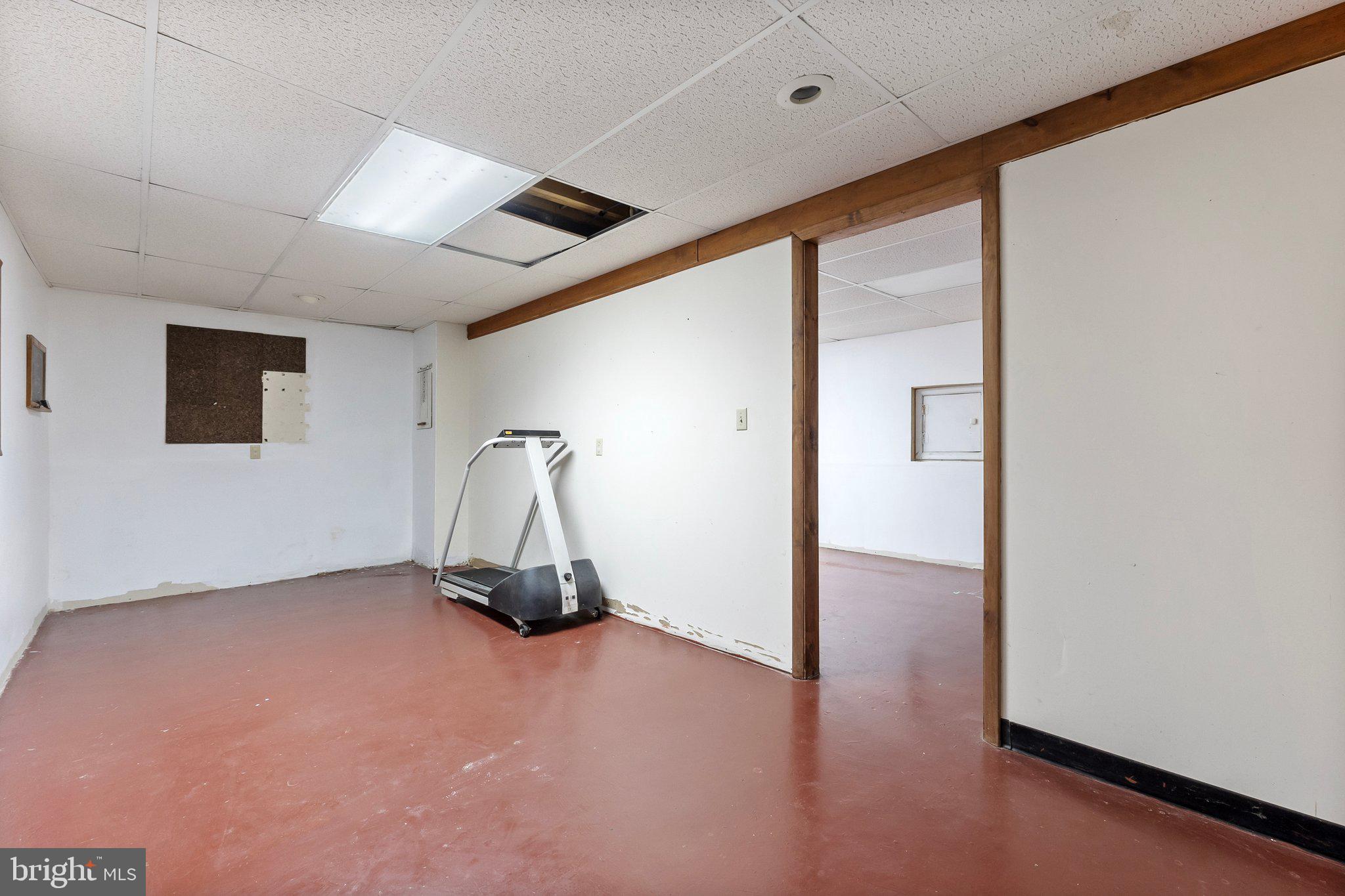 OAK TREE EAST - Residential